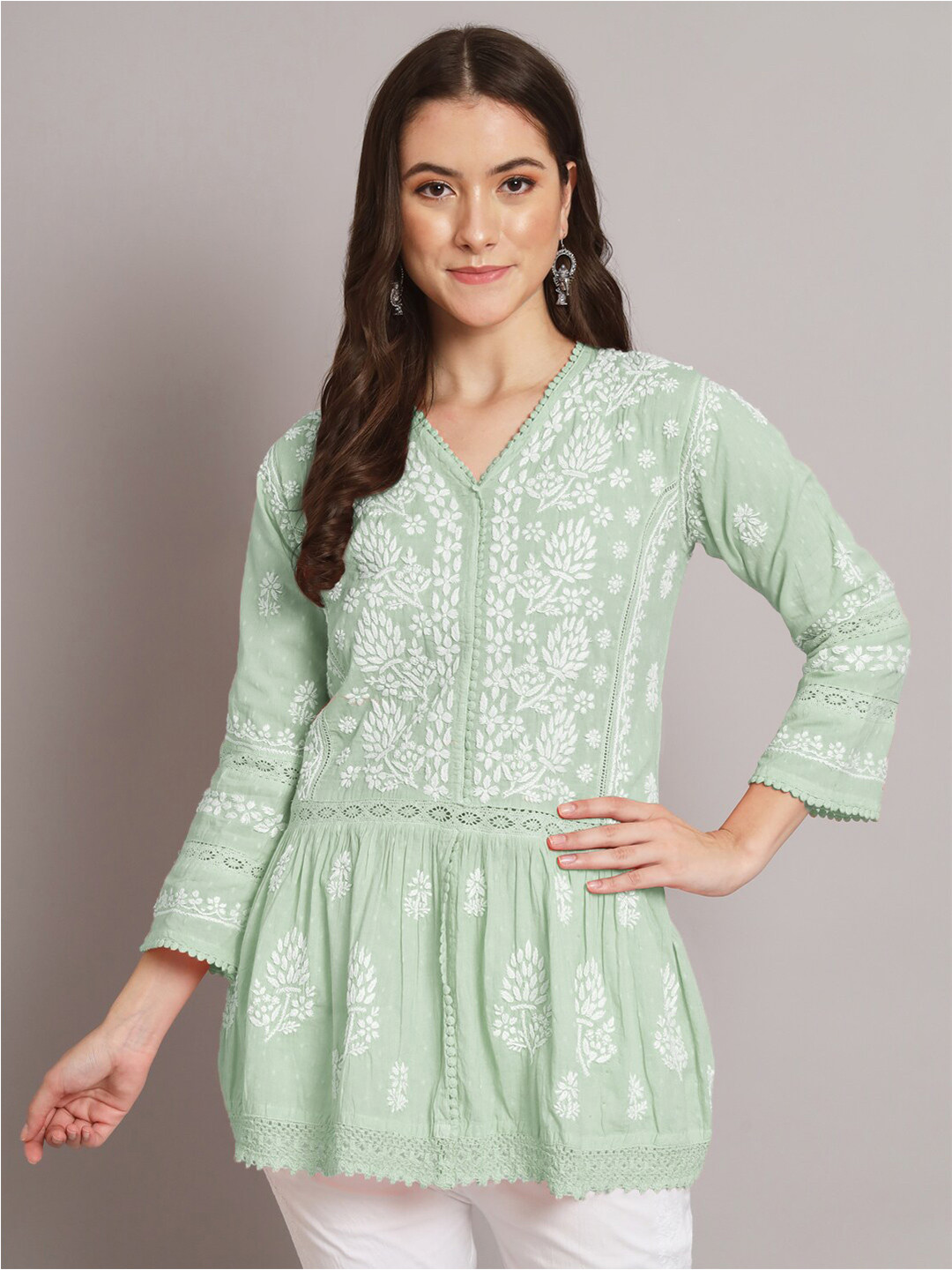 

PARAMOUNT CHIKAN Ethnic Motifs Embroidered V-Neck Cotton Chikankari Kurti, Green