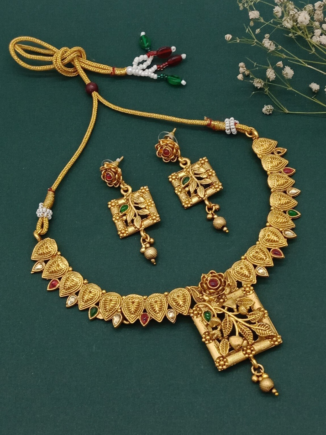 

AASHISH IMITATION Gold-Plated Kundan-Studded & Beaded Necklace & Earrings