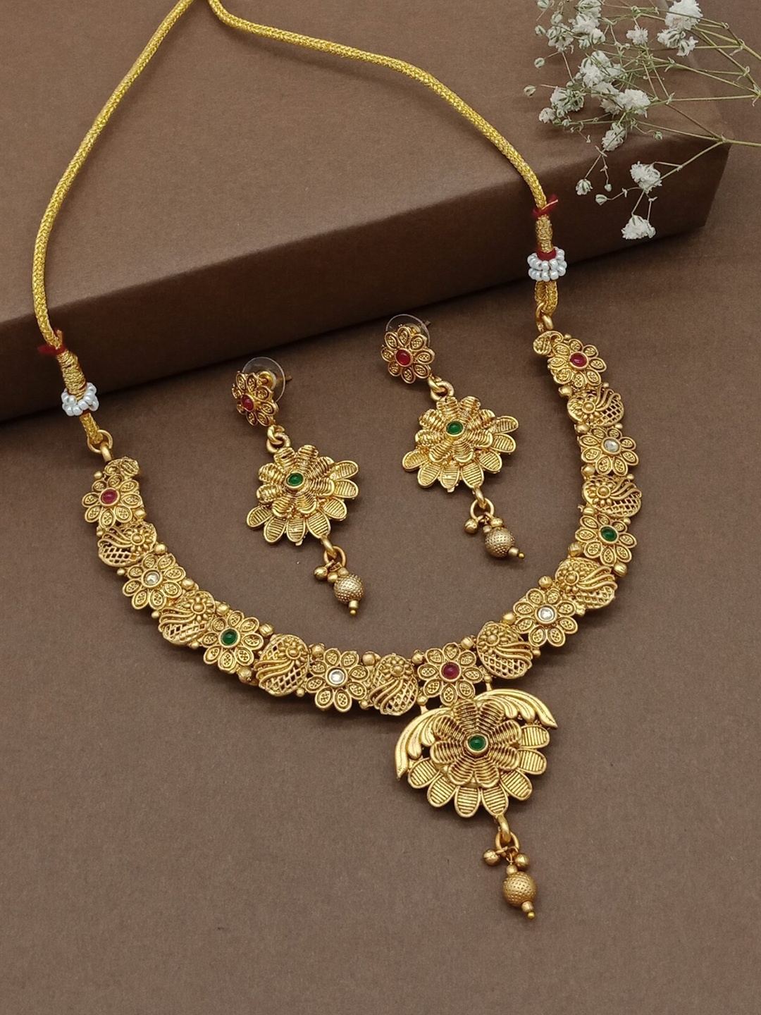 

AASHISH IMITATION Gold-Plated Kundan-Studded & Beaded Necklace & Earrings