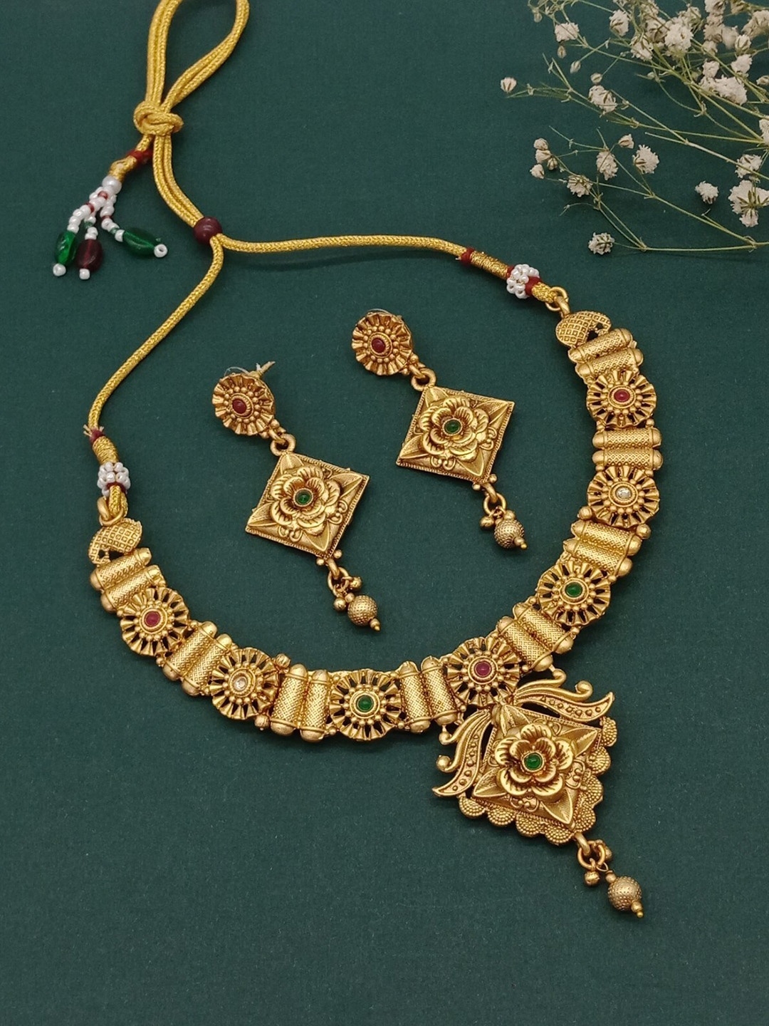 

AASHISH IMITATION Gold-Plated Kundan-Studded & Beaded Necklace & Earrings