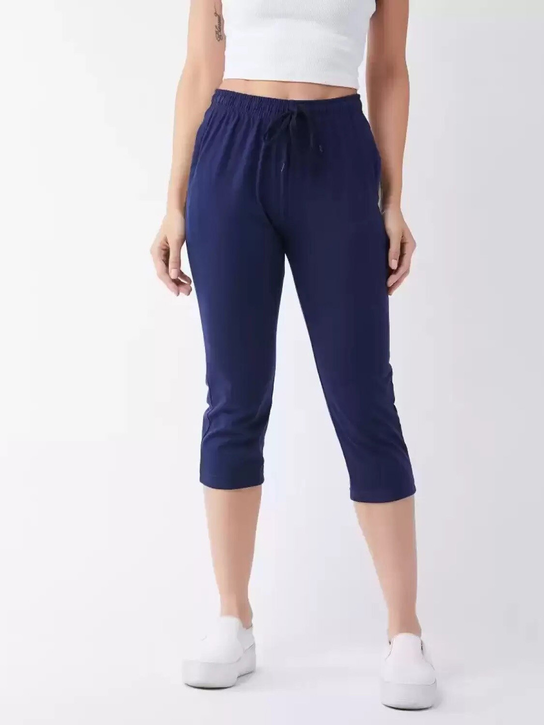 

DALUCI Women Mid Rise Cotton Capris, Navy blue