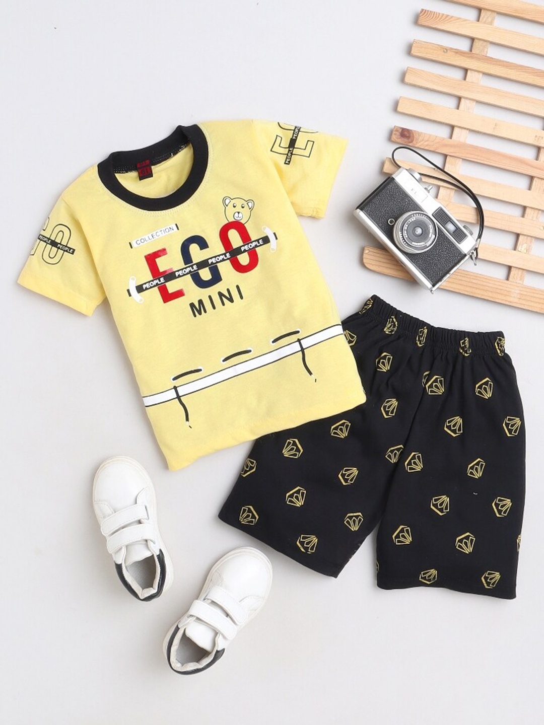 

BAESD Boys Printed T-shirt with Shorts, Yellow