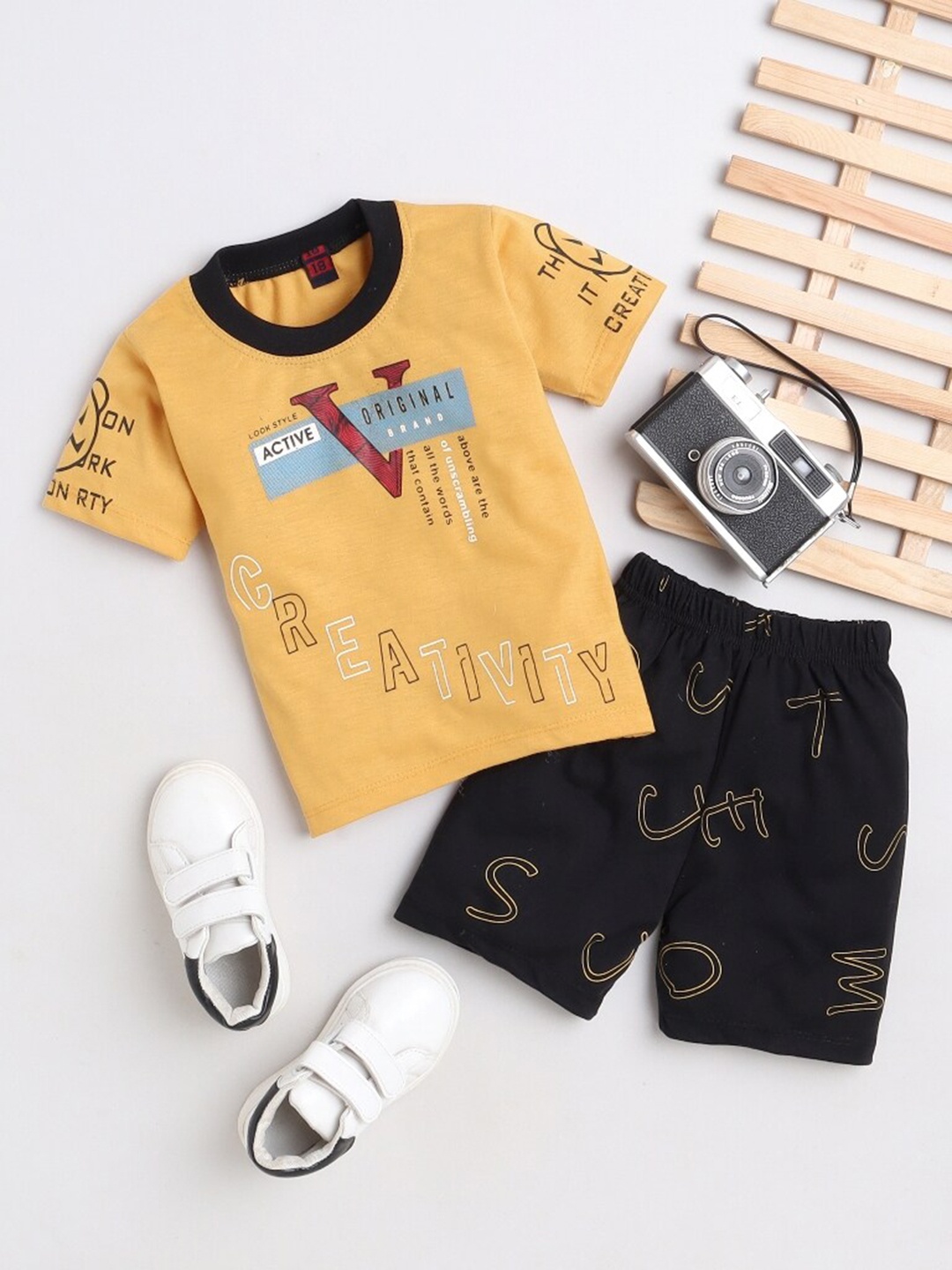 

BAESD Boys Printed T-shirt with Shorts, Mustard