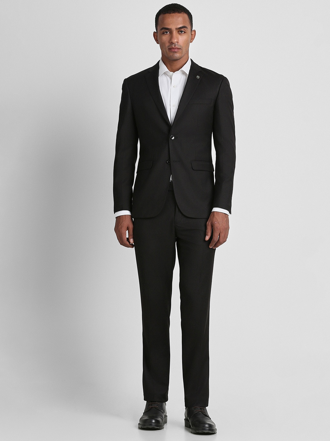 

Peter England Elite Single-Breasted Slim Fit Two Piece Suit, Black