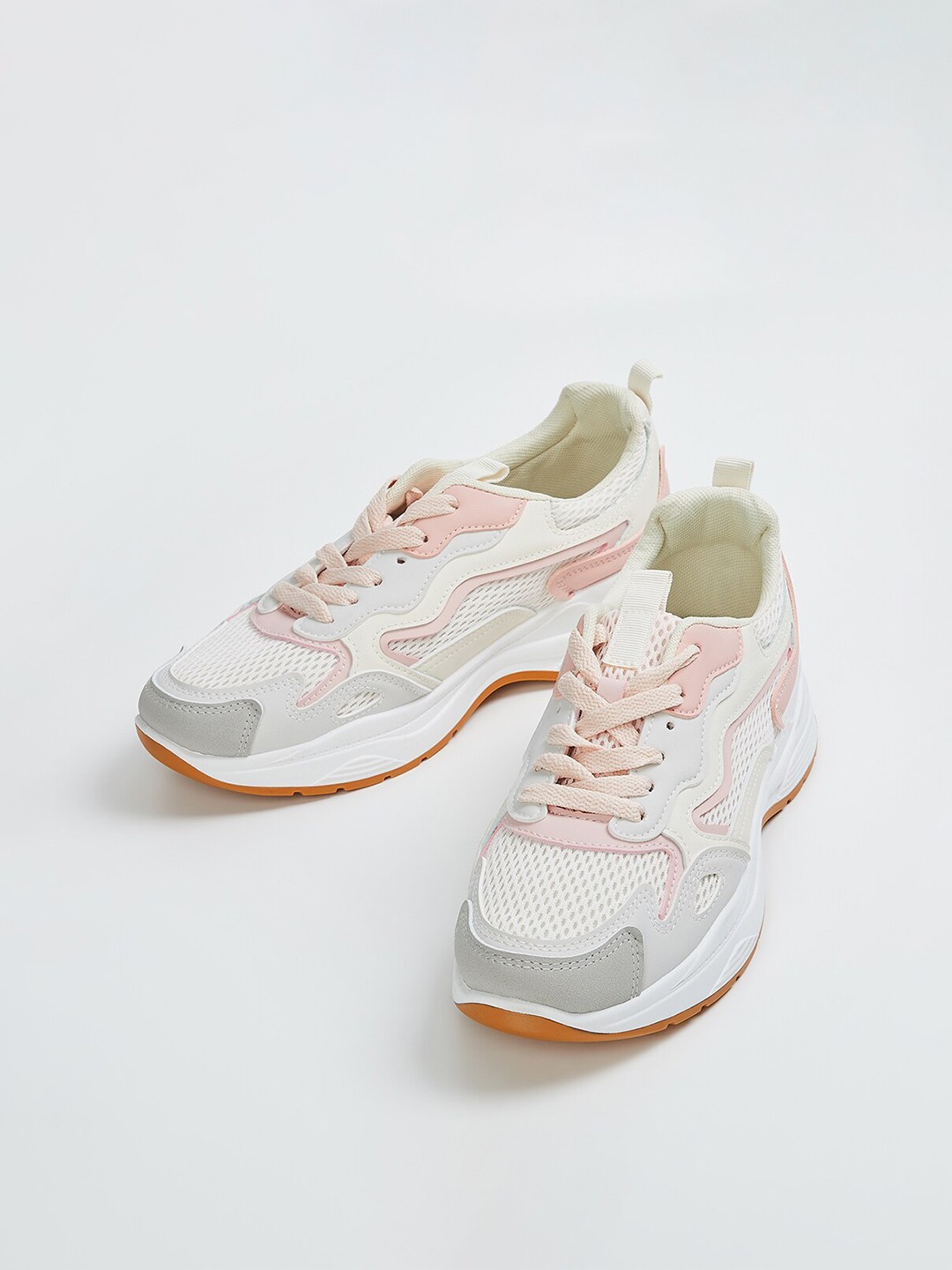 

max Women Colourblocked Mesh Walking Shoes, Pink