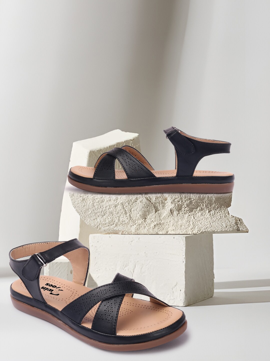 

TWIN TOES Doctor Sole Cross Strap Open Toe Flats With Backstrap, Black