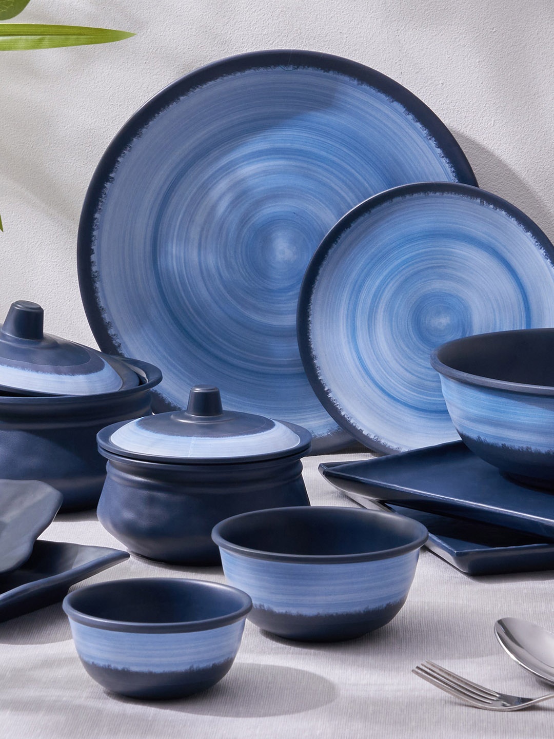 

Home Centre Meadows Melamine Swirl Matte Bakery Platter, Blue