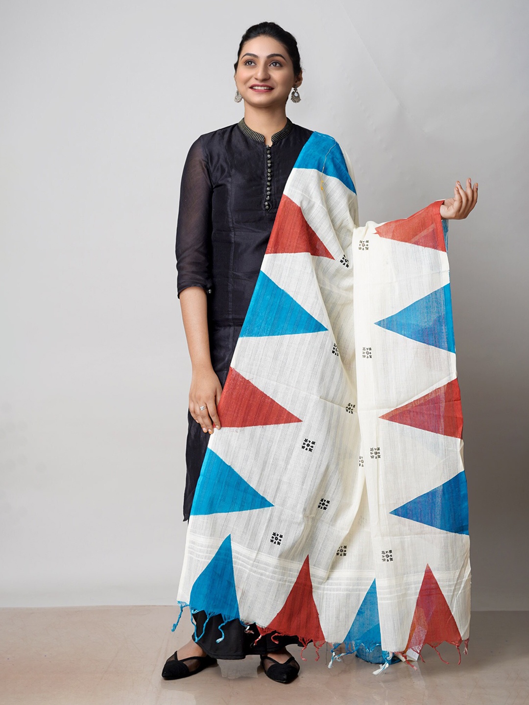 

Unnati Silks Geometric Block Printed Pure Cotton Dupatta, Cream
