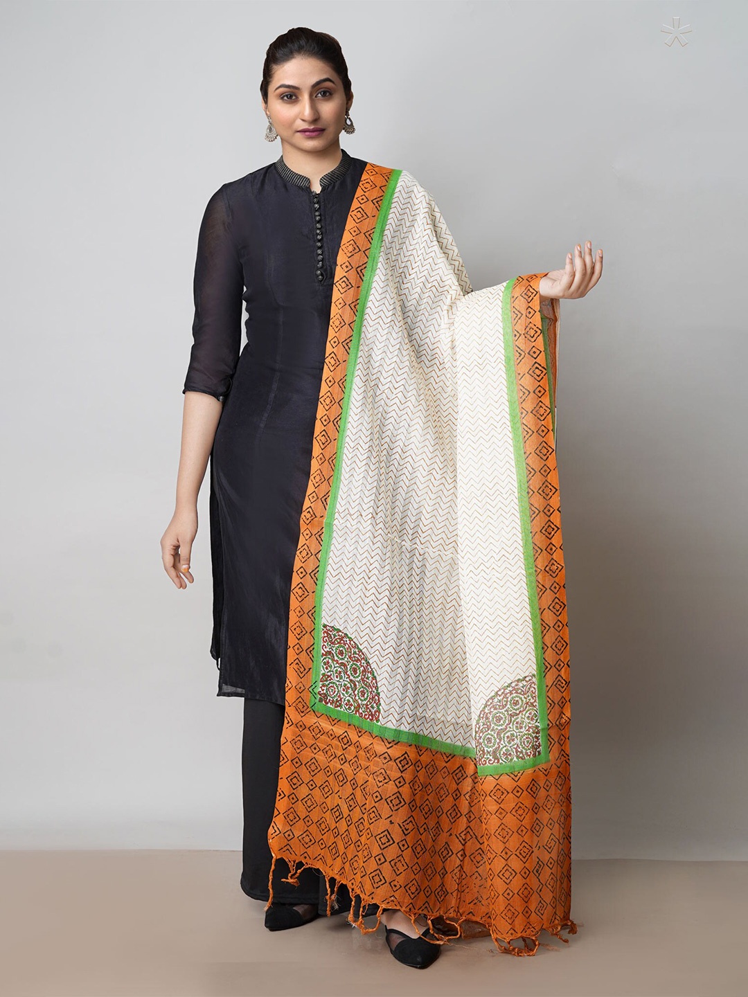 

Unnati Silks Ethnic Motifs Block Printed Pure Cotton Dupatta, Cream