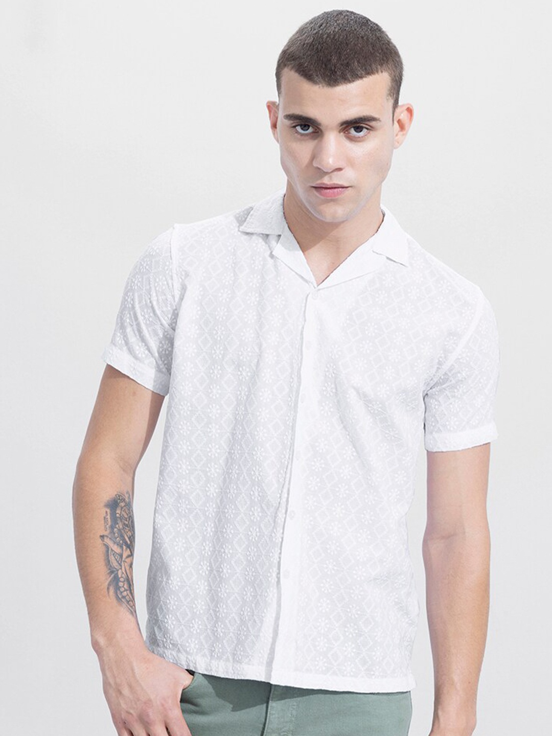 

Snitch Floral Embroidered Slim Fit Cotton Casual Shirt, White