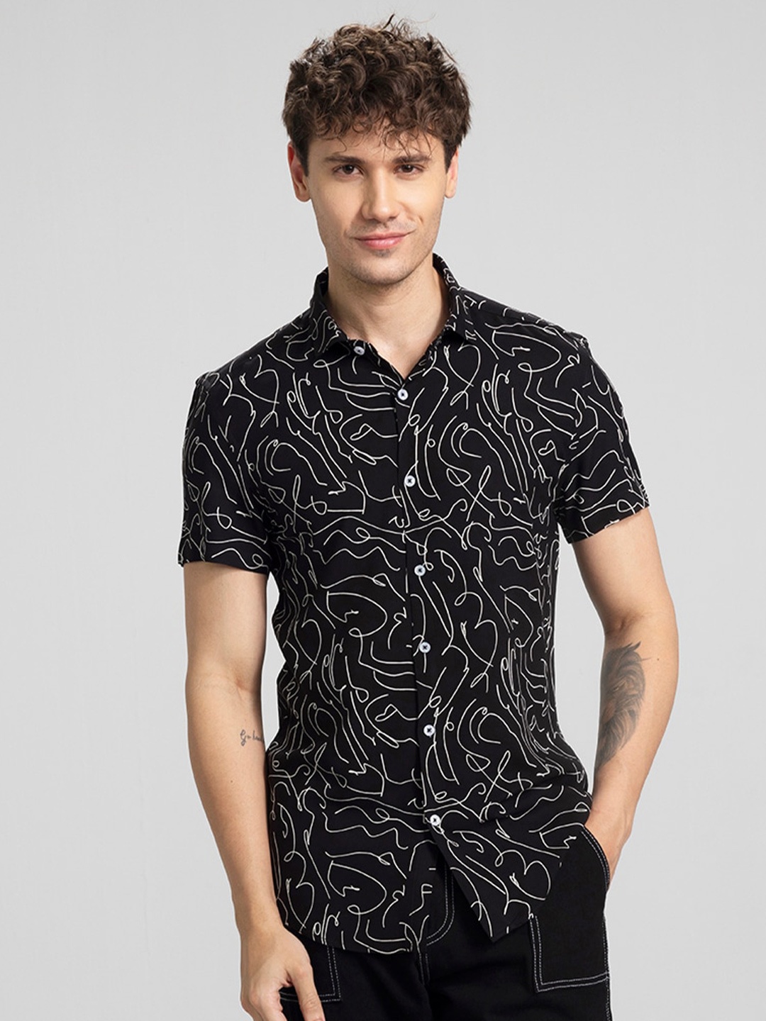 

Snitch Black Slim Fit Abstract Printed Casual Shirt