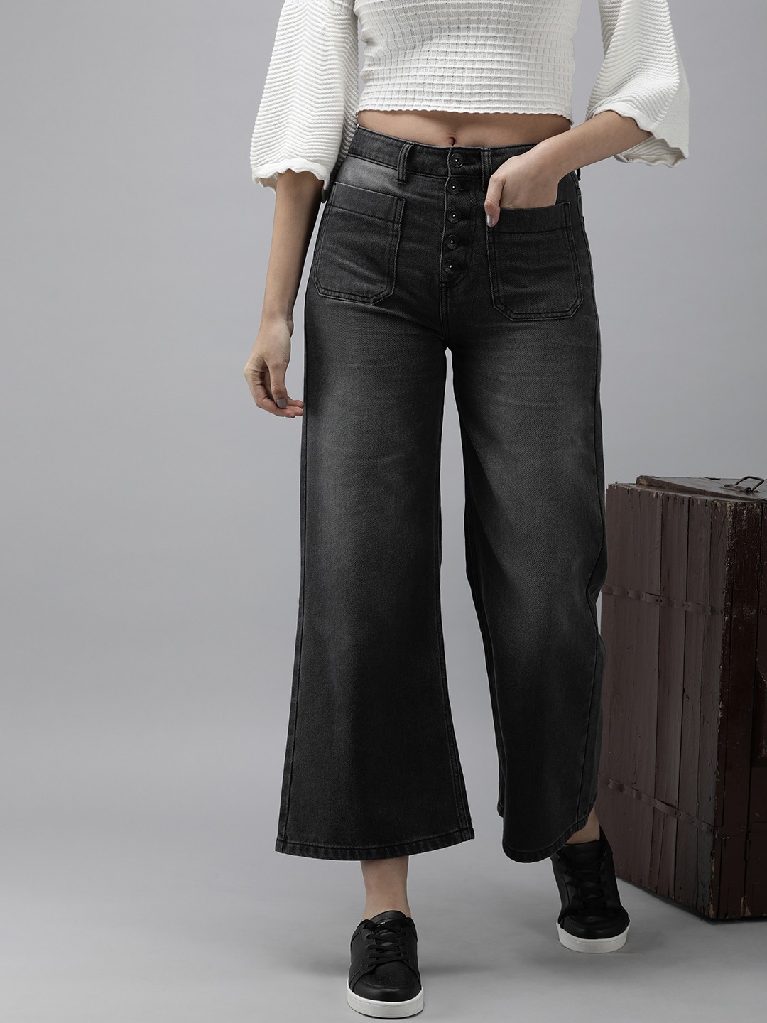 

Roadster Women Wide Leg High-Rise Light Fade Cotton Jeans, Black