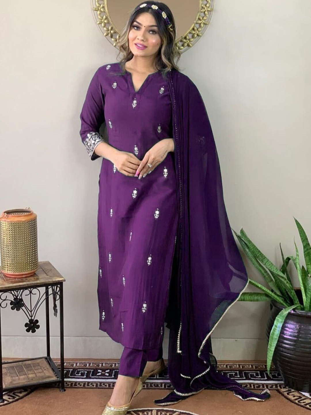 

BESUCHER Ethnic Motifs Embroidered Thread Work Straight Kurta with Trousers & With Dupatta, Purple