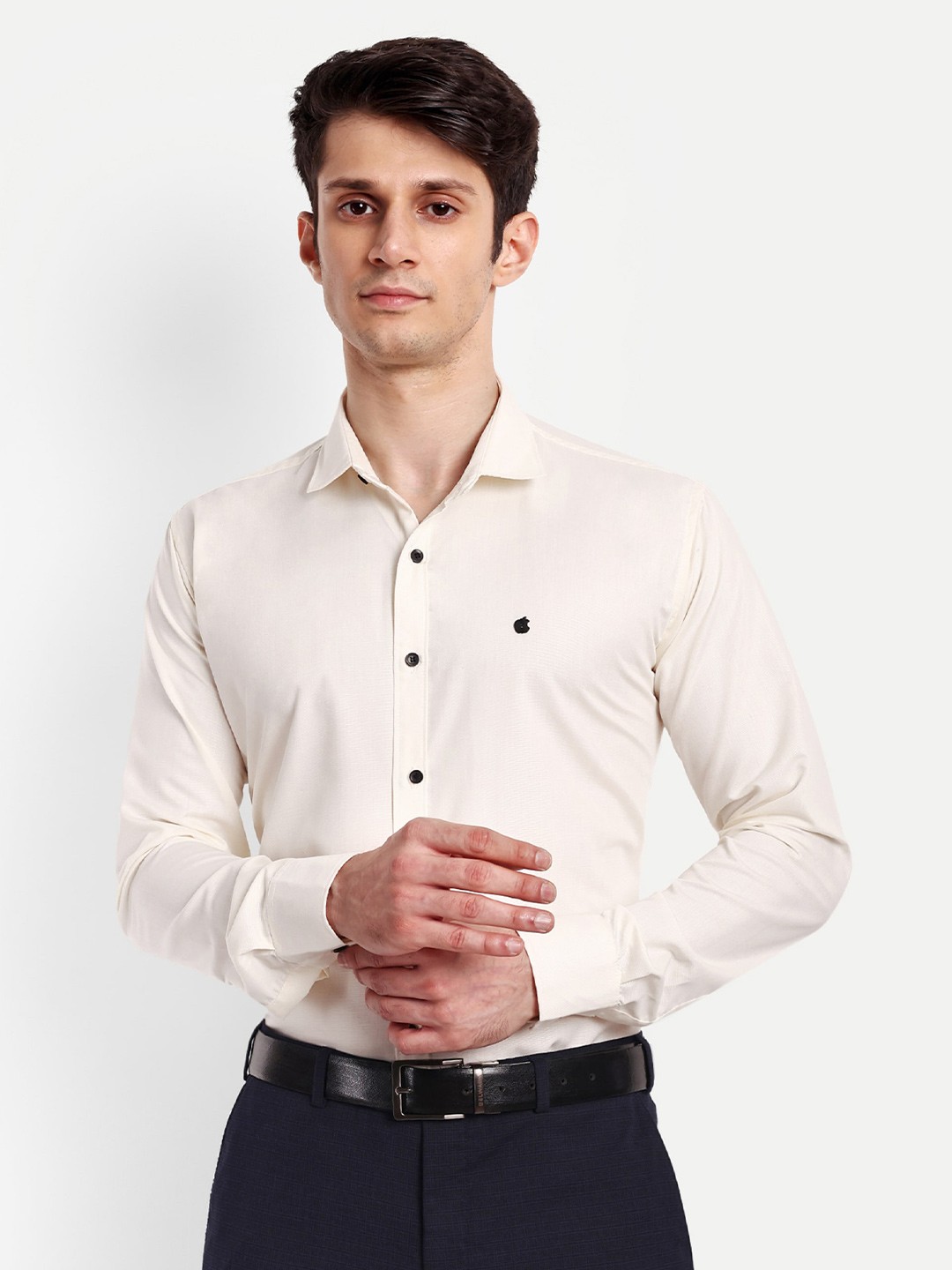 

GETCHI Premium Spread Collar Applique Regular Fit Formal Shirt, Cream