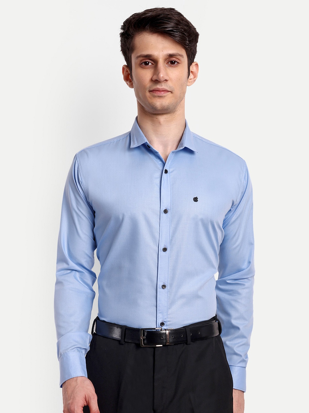 

GETCHI Premium Spread Collar Applique Regular Fit Formal Shirt, Blue