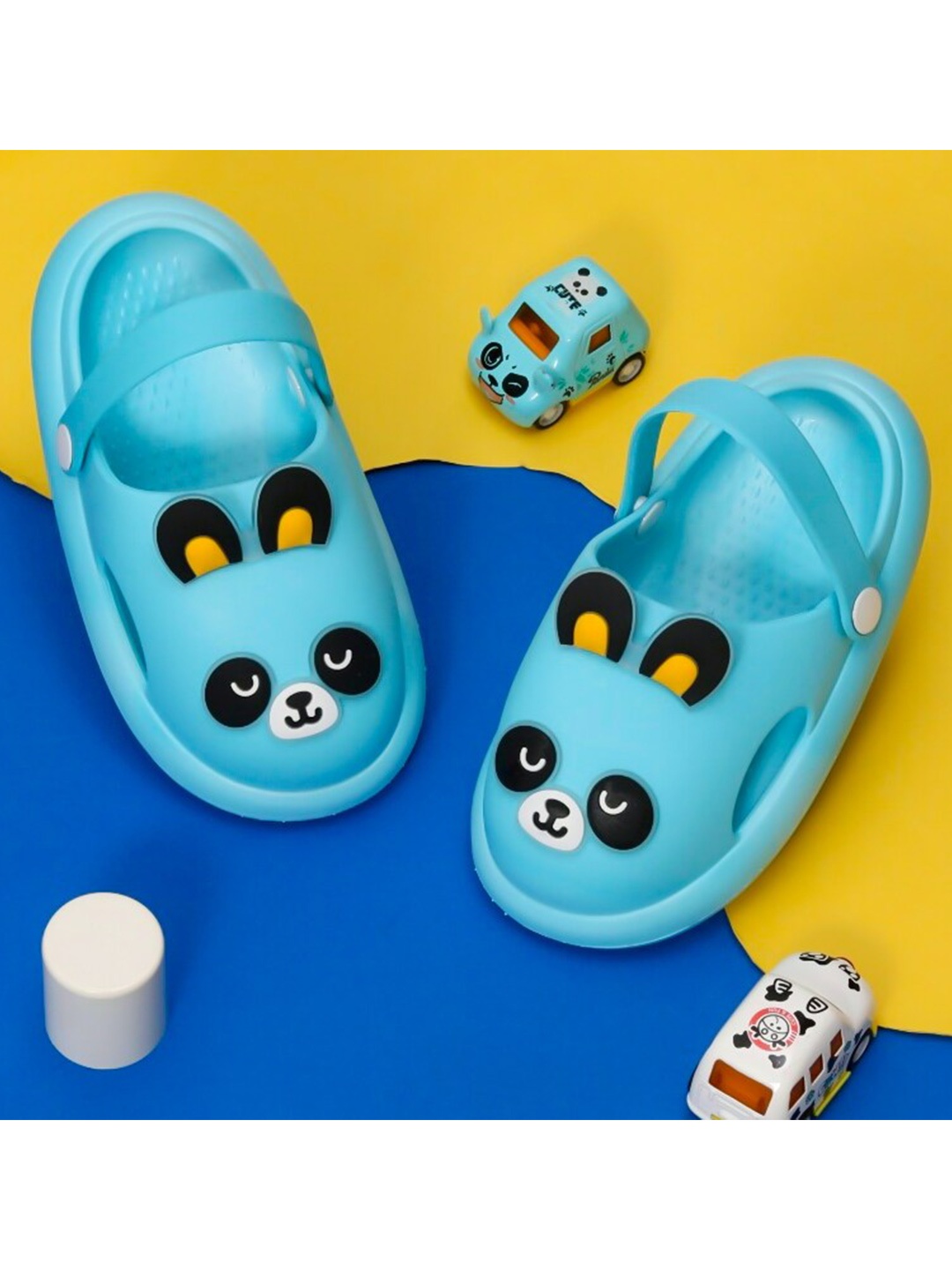 

Yellow Bee Boys Panda Clogs, Blue