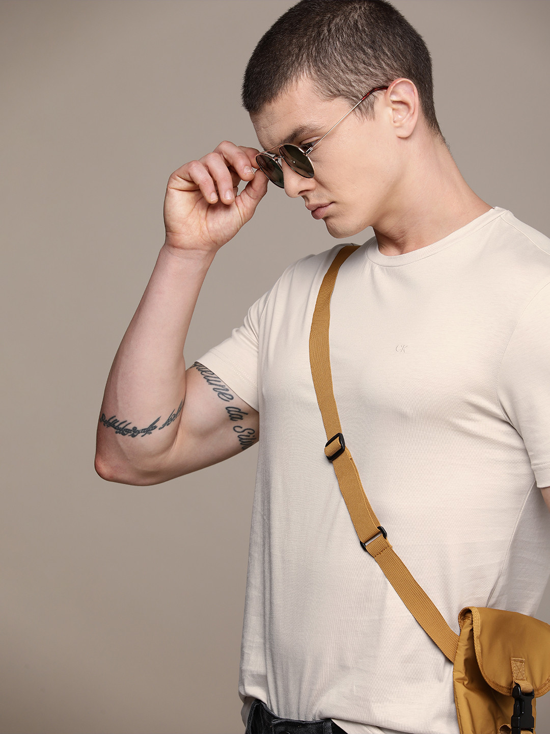 

Calvin Klein Jeans Pure Cotton Regular fit Casual T-shirt, Beige