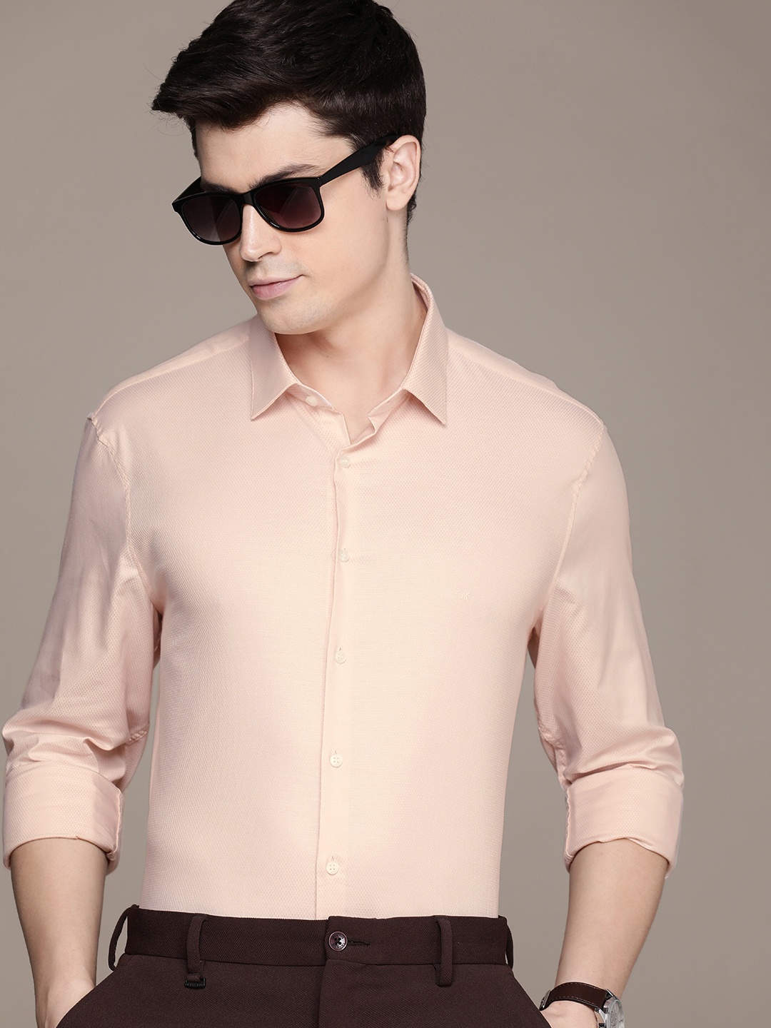 

Calvin Klein Jeans Self Design Texture Slim Fit Semiformal Shirt, Peach