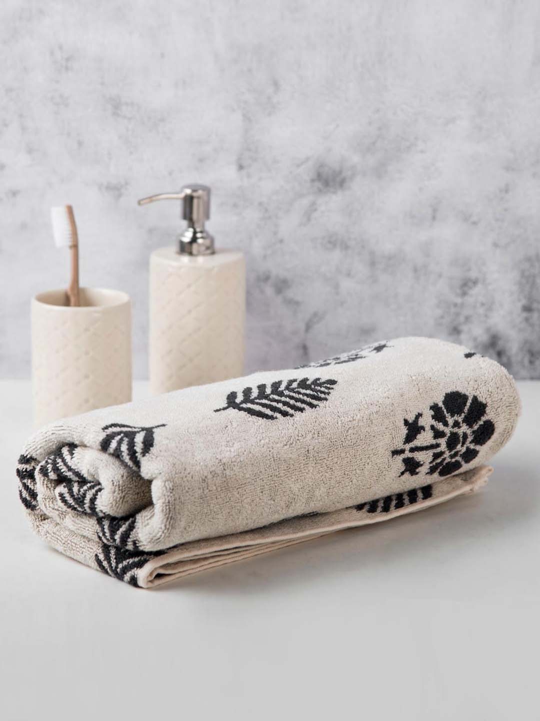 

Fabindia Charcoal Printed 550 GSM Cotton Woven Bath Towel