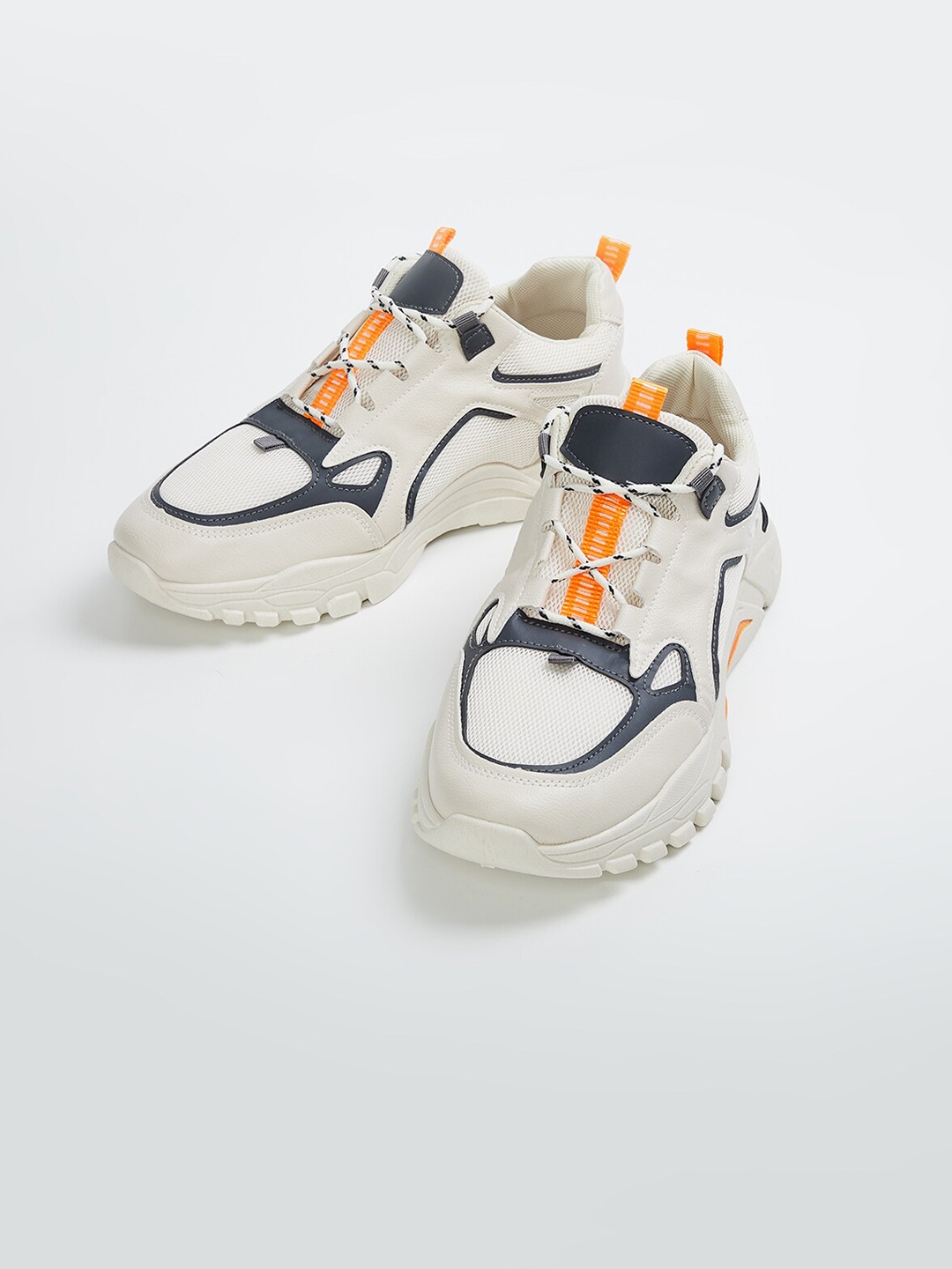 

max Men Colourblocked Lace-Up Running Shoes, Beige