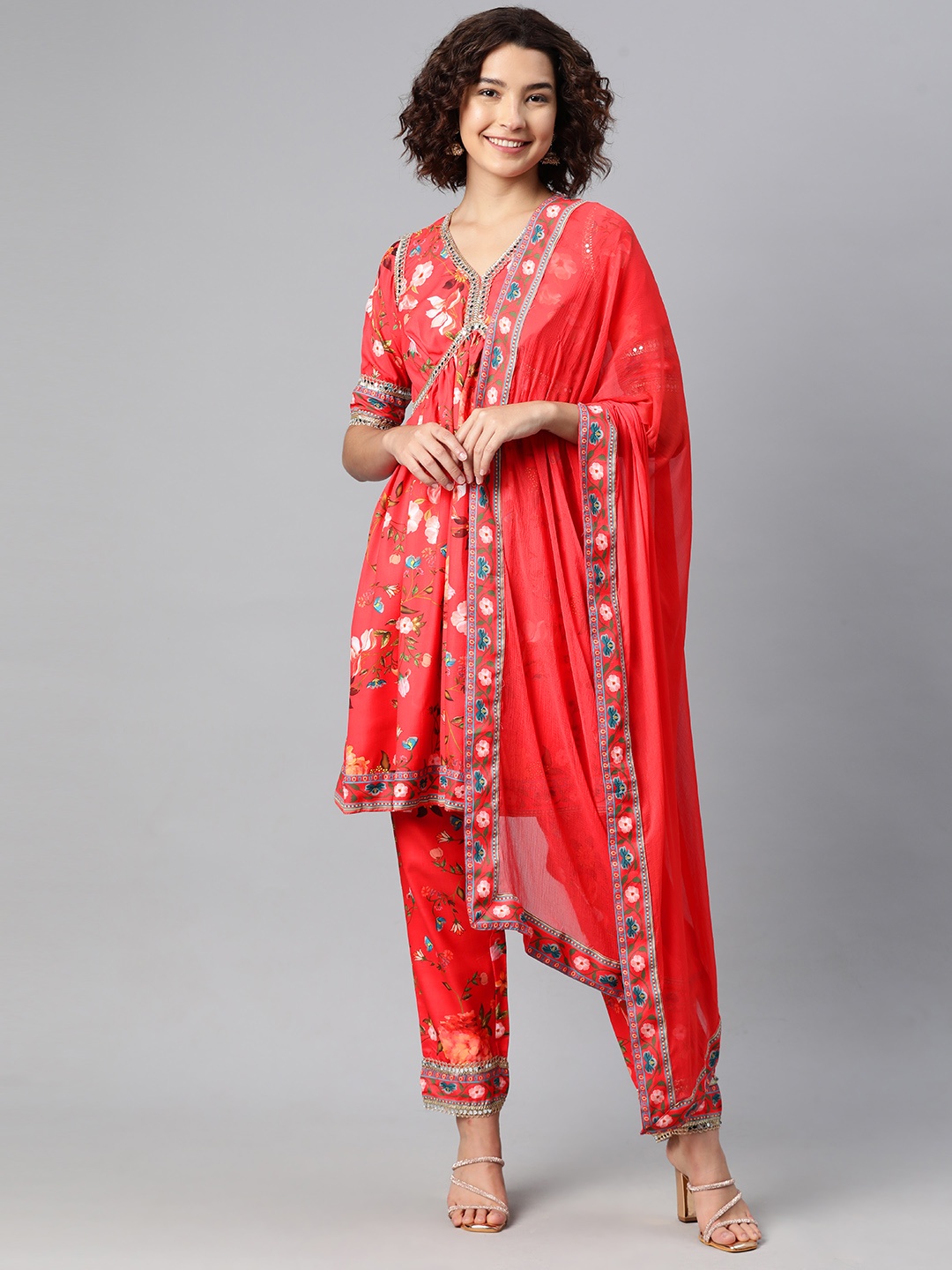 

V TRADITION Women Floral Printed Regular Gotta Patti Kurta with Trousers & With Dupatta, Red