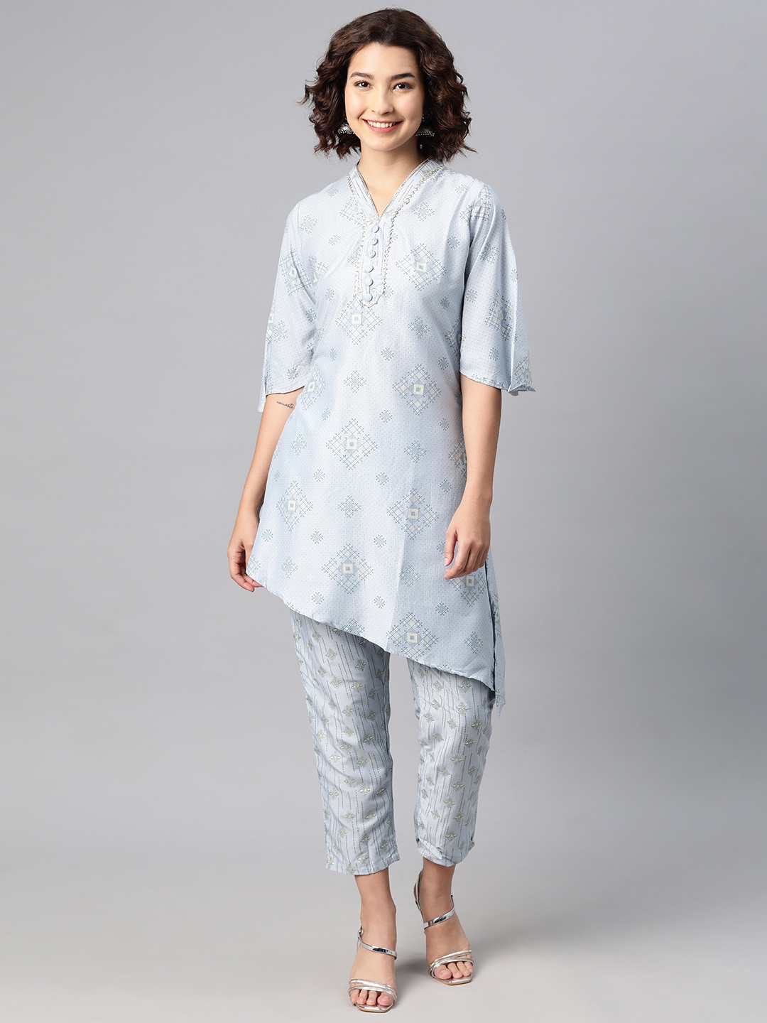 

V TRADITION Women Printed Regular Gotta Patti Kurta with Trousers, Blue