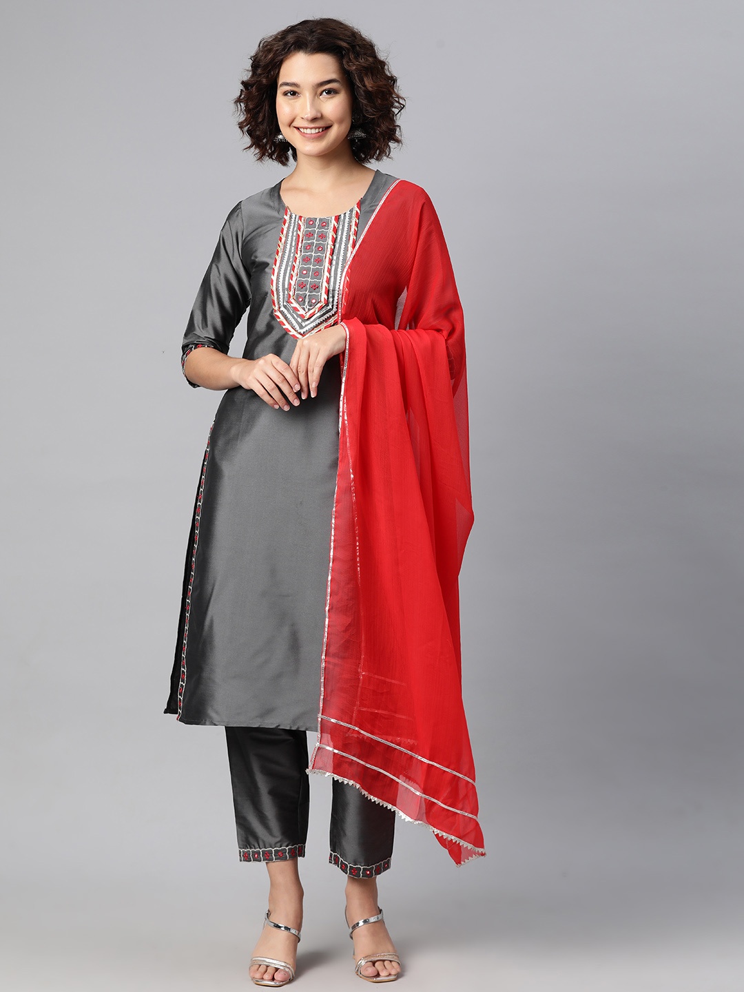 

V TRADITION Women Yoke Design Regular Gotta Patti Kurta with Trousers & With Dupatta, Grey