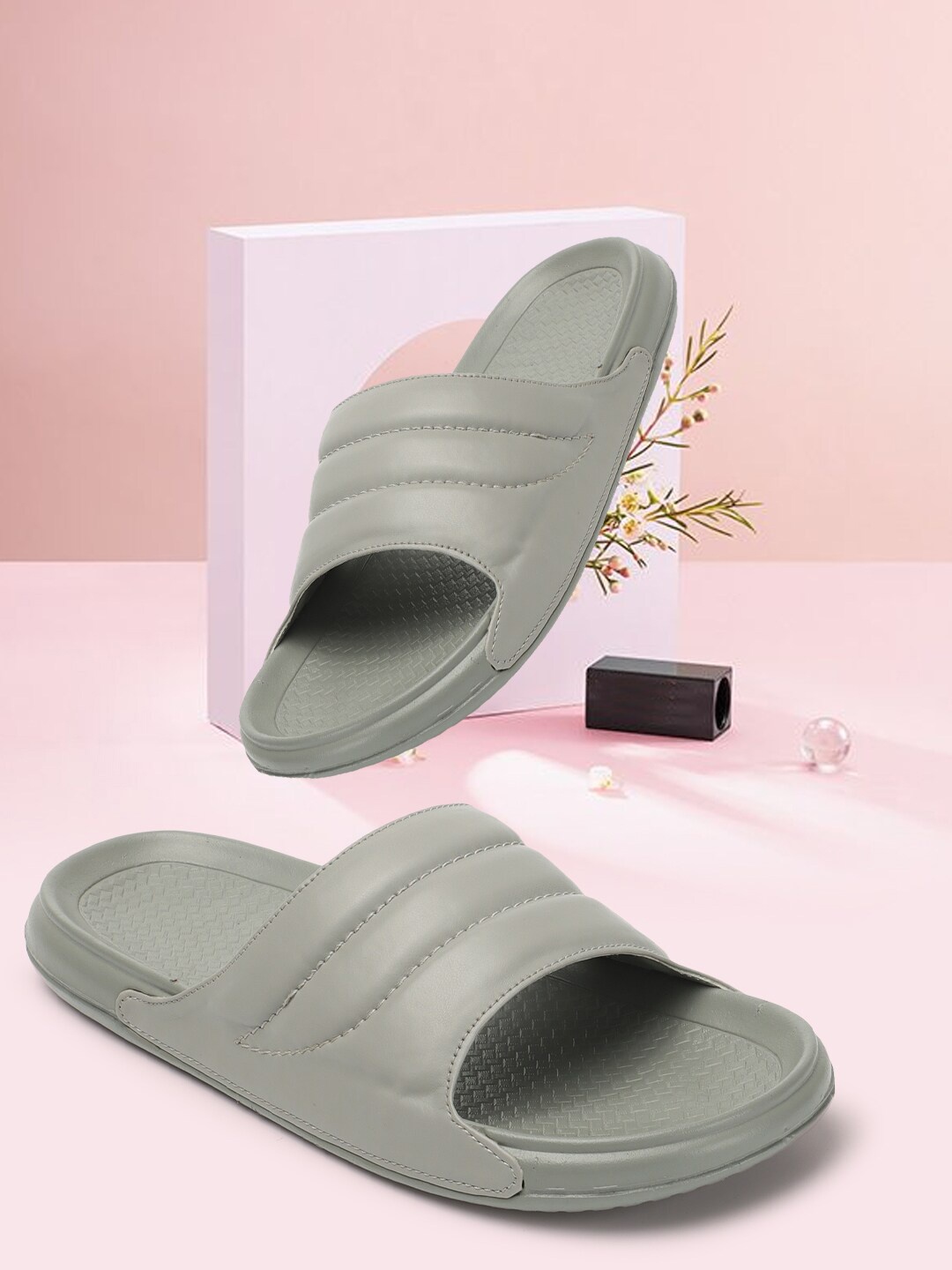 

PERY PAO Men Textured Sliders, Grey