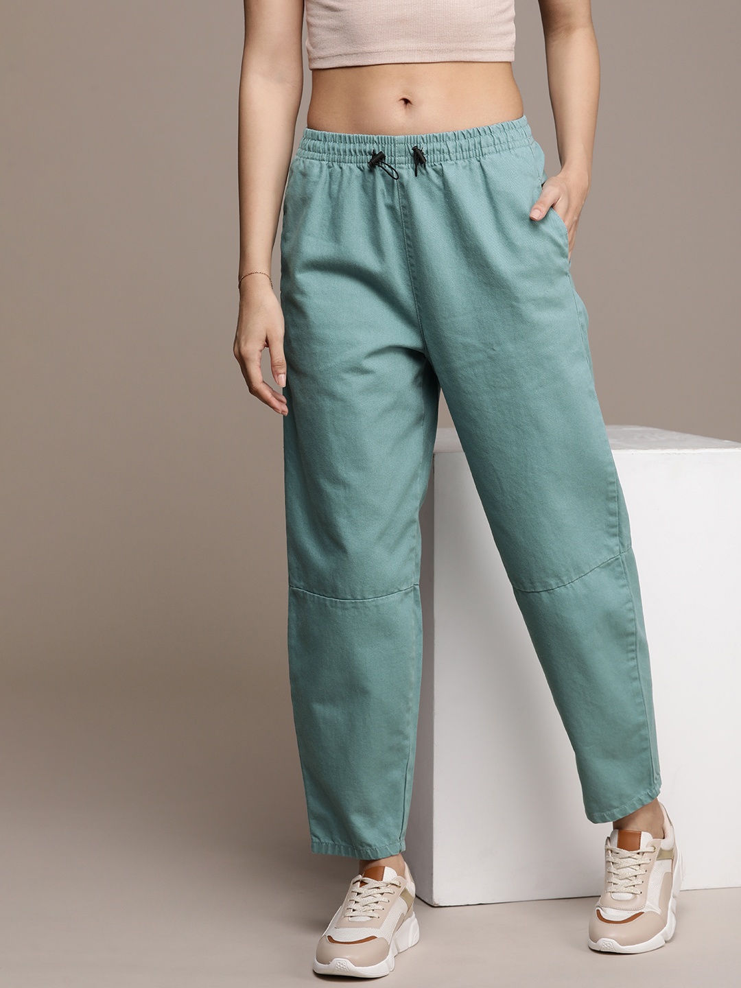 

The Roadster Life Co. Women Pure Cotton Solid Trouser, Blue