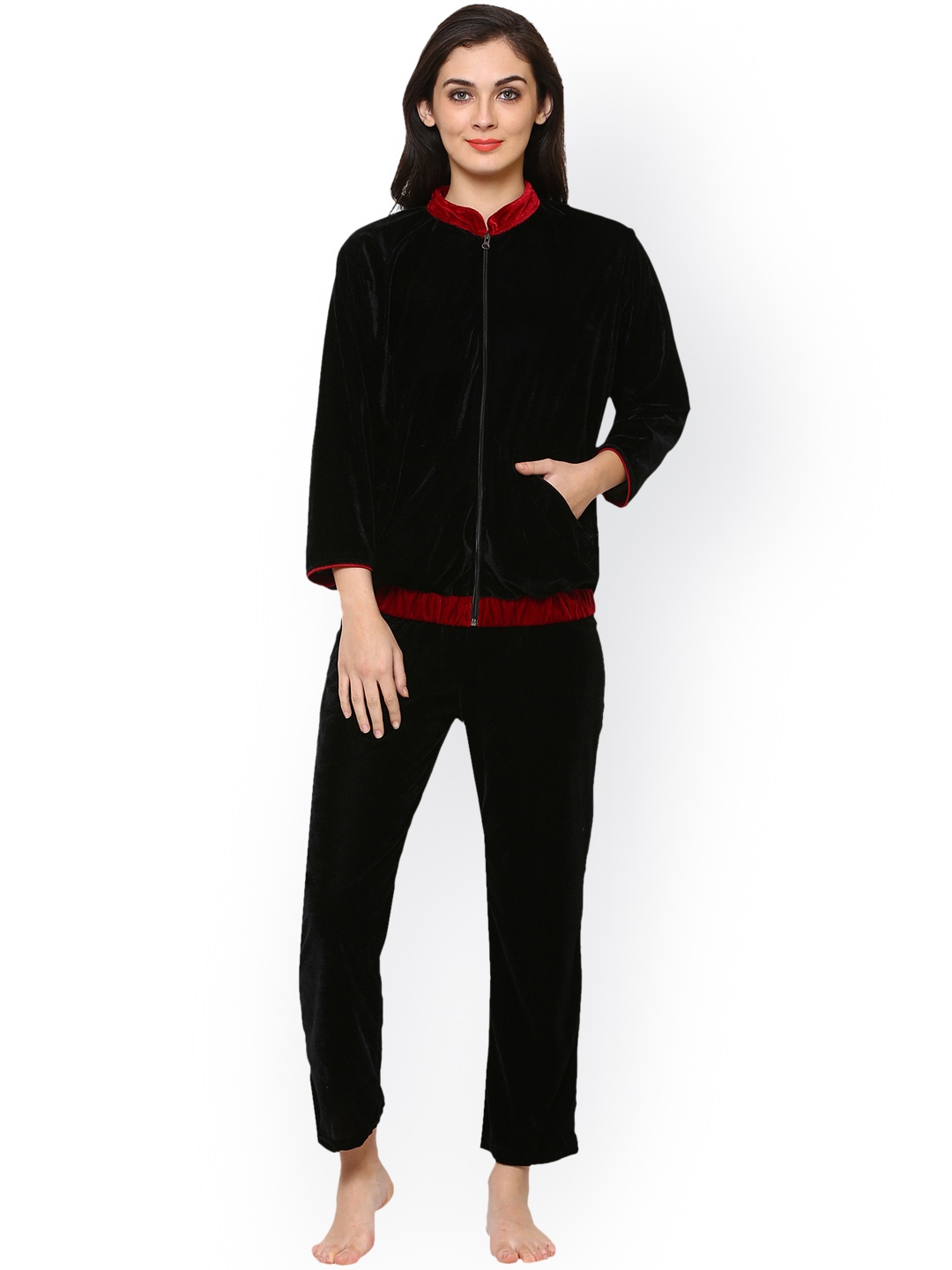 

Klamotten Women Black Solid Night Suit NV53K