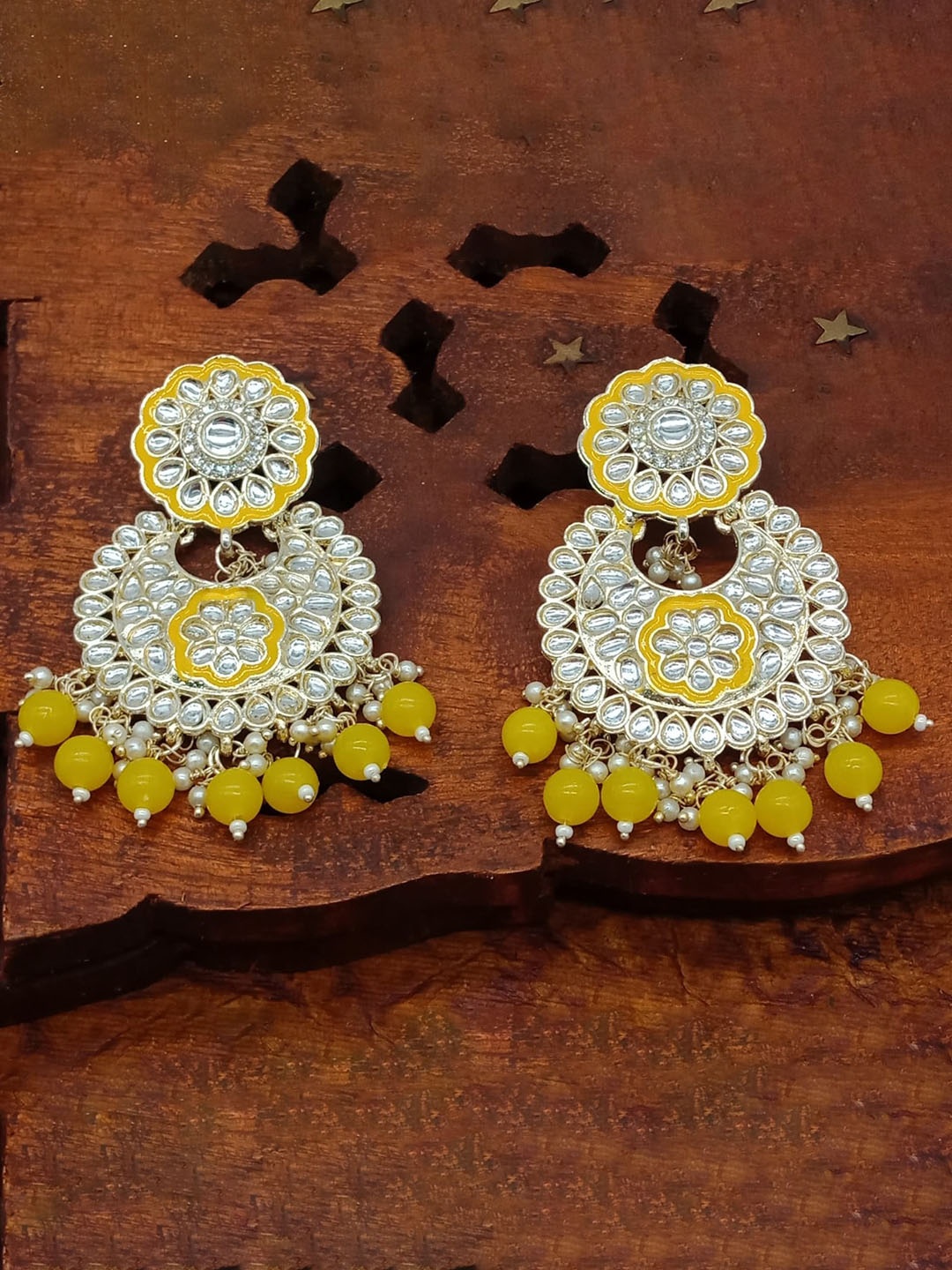 

AASHISH IMITATION Gold Plated Kundan Studded And Beaded Chandbalis