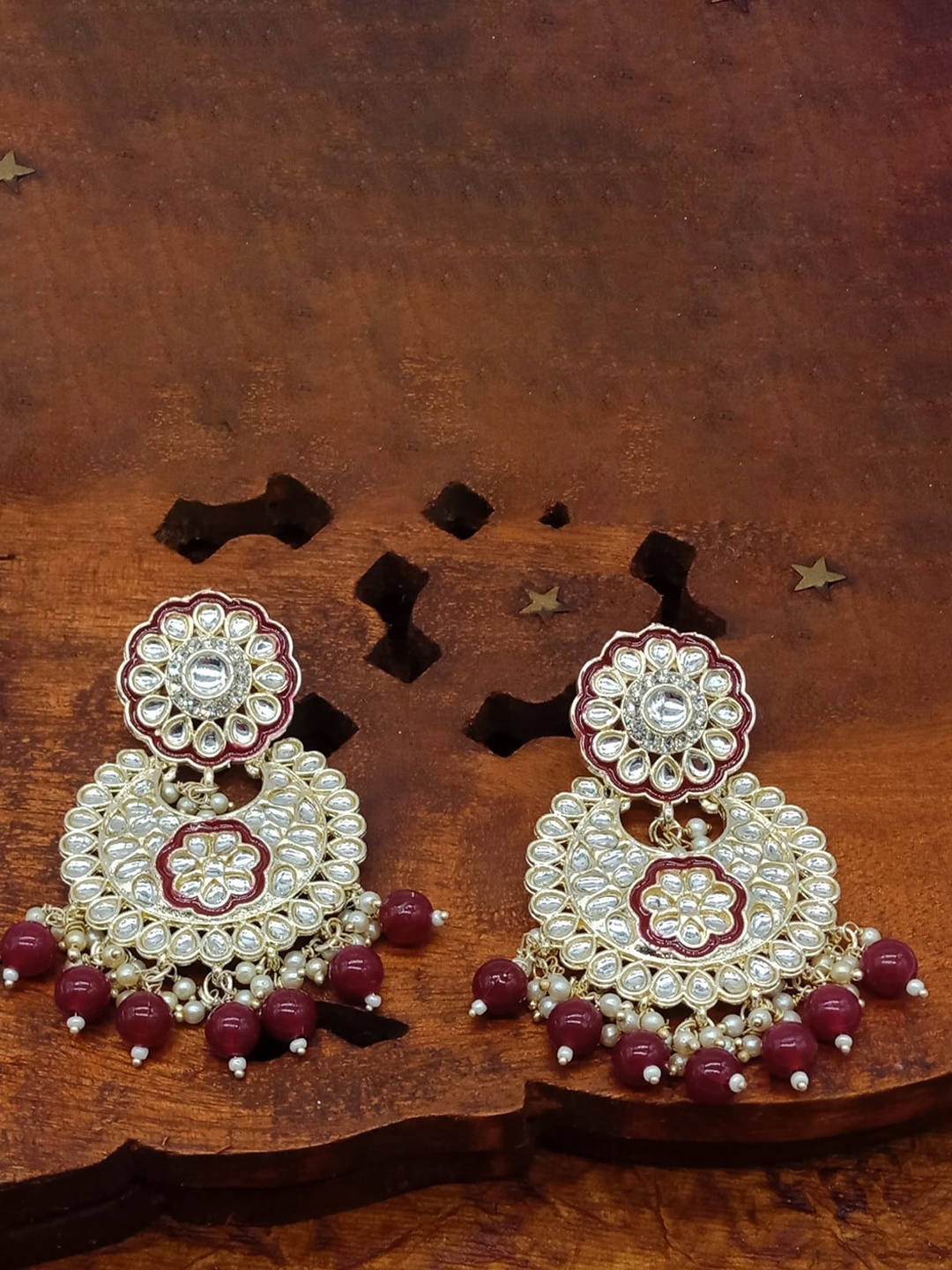 

AASHISH IMITATION Gold Plated Kundan Studded And Beaded Chandbalis
