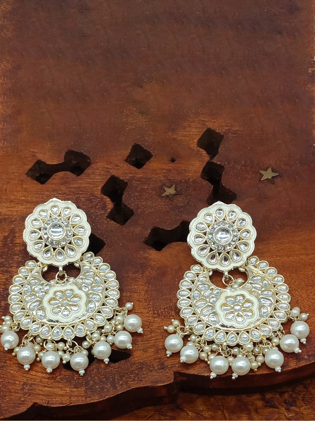 

AASHISH IMITATION Gold Plated Kundan Studded And Beaded Chandbalis