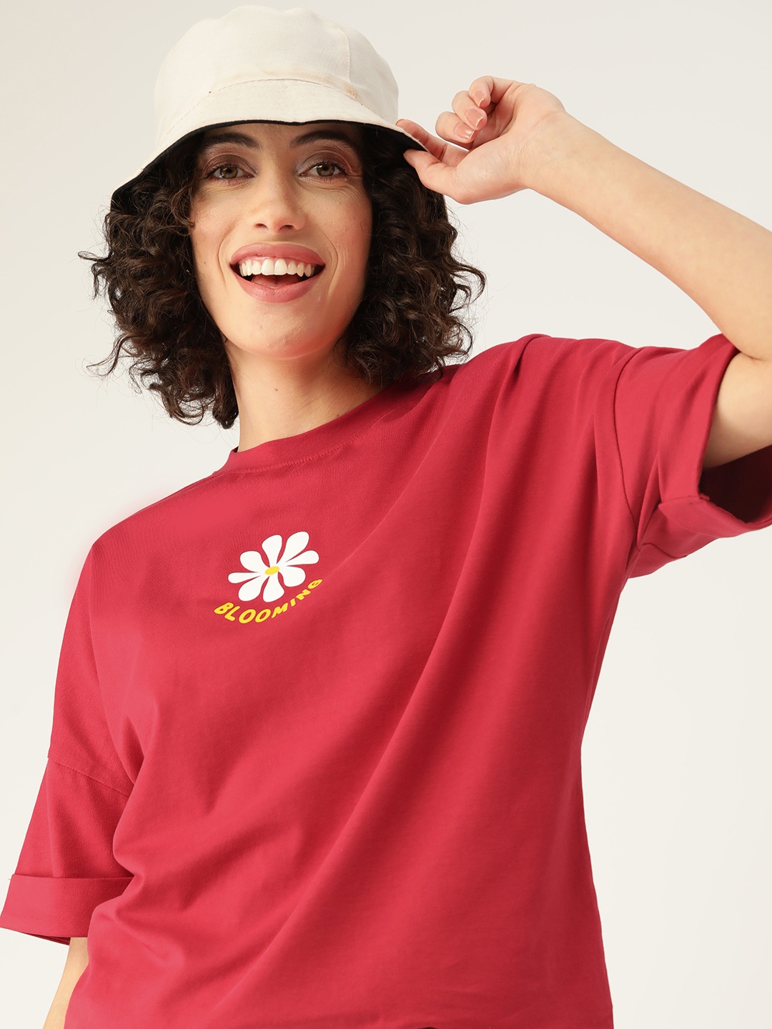 

Mast & Harbour Women Printed Detail Drop-Shoulder Sleeves Boxy T-shirt, Red