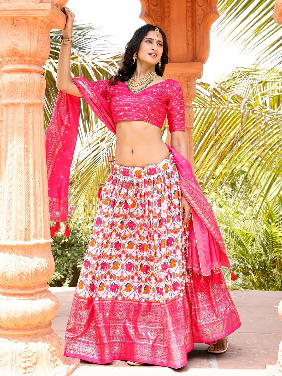 

ASPORA Printed Foil Print Semi-Stitched Lehenga & Unstitched Blouse With Dupatta, Pink