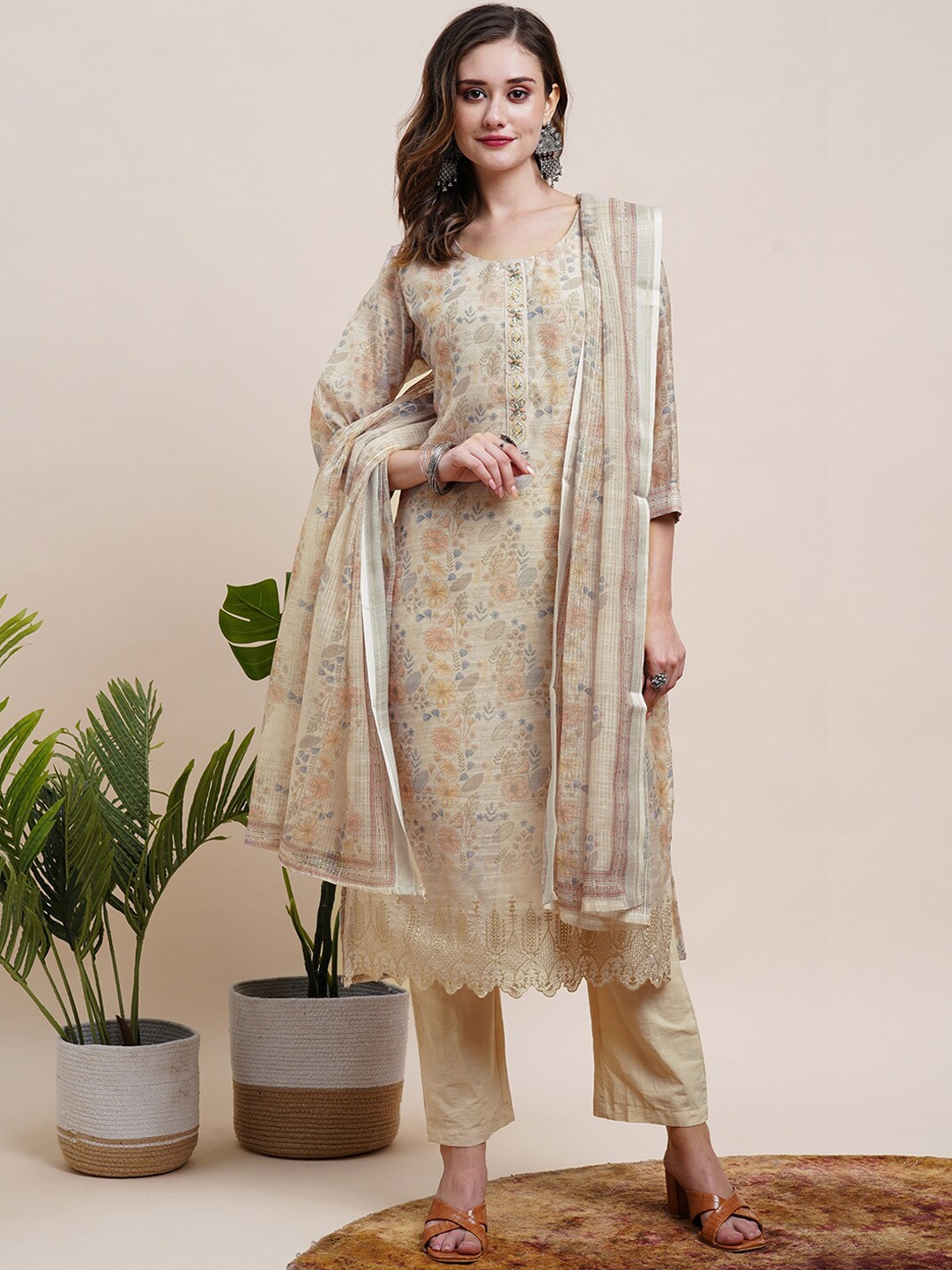

FASHOR Cream-Coloured Floral Printed Kurta & Trousers With Dupatta