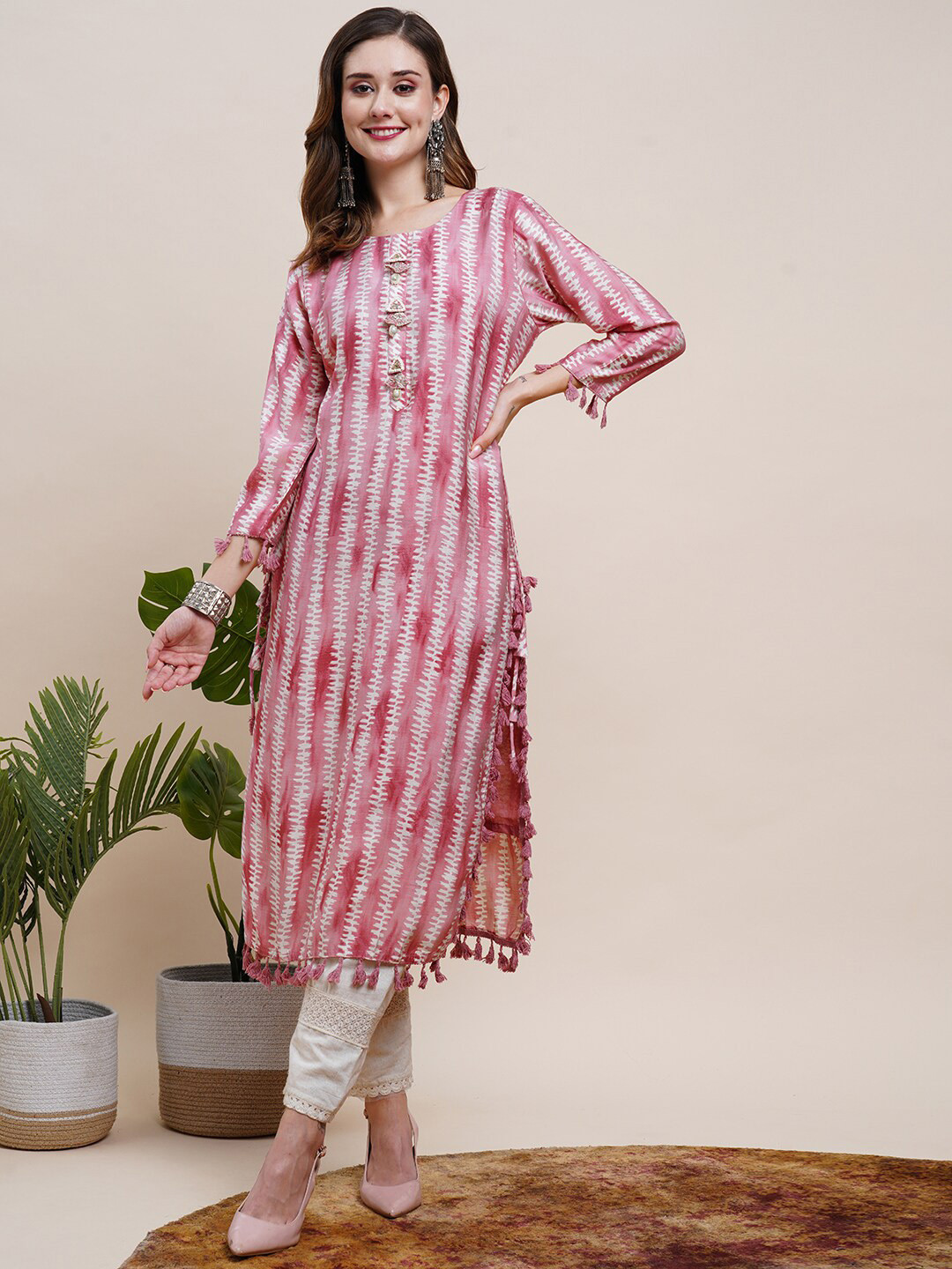

FASHOR Pink Abstract Printed Round Neck Kurta