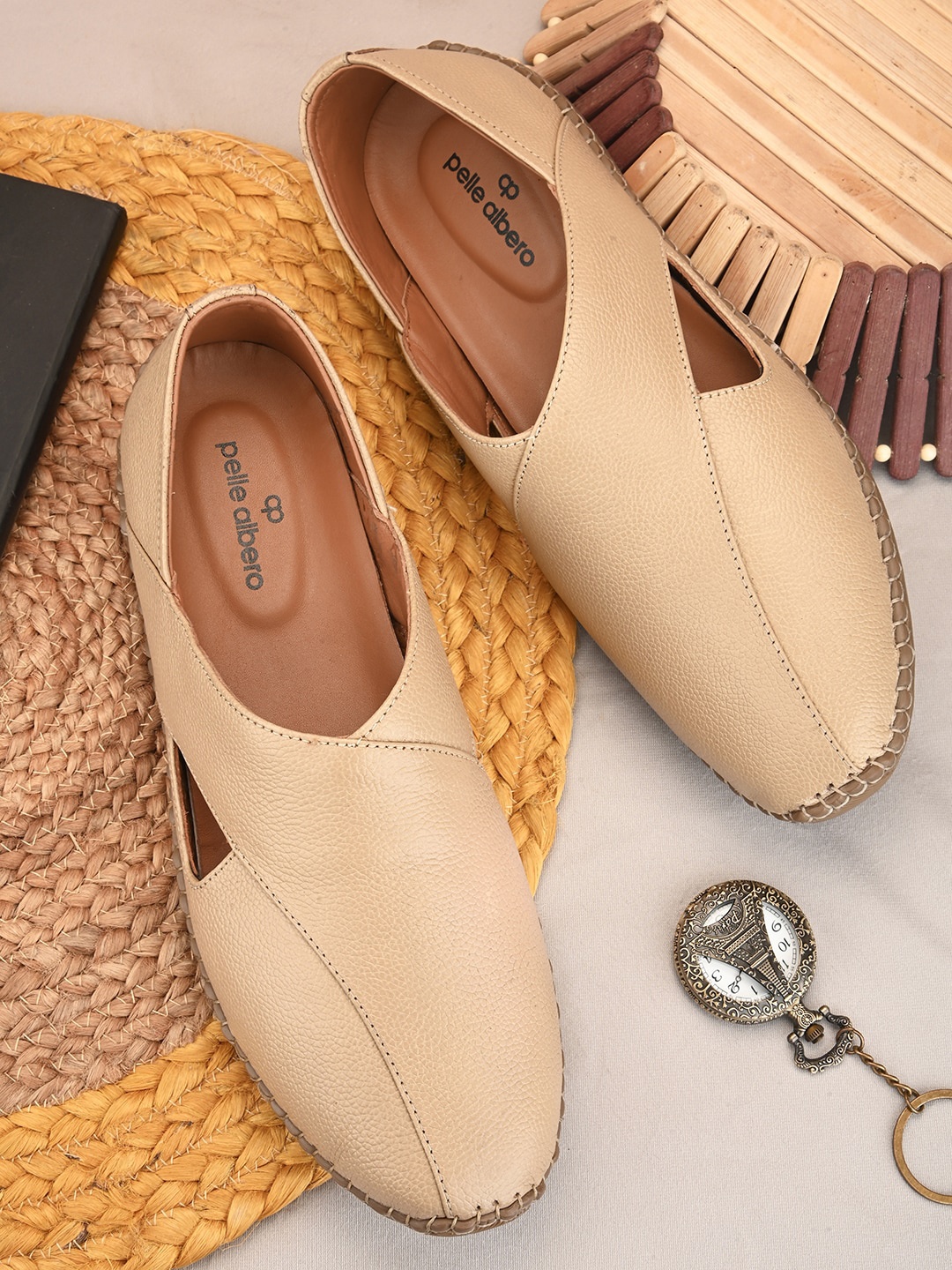 

pelle albero Men Textured Leather Shoe-Style Sandals, Beige