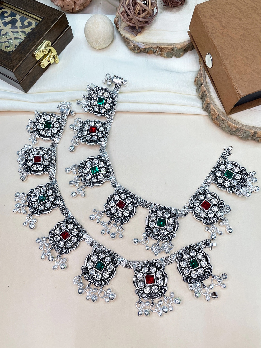 

ABDESIGNS Silver-Plated Stone Studded Oxidised Anklet