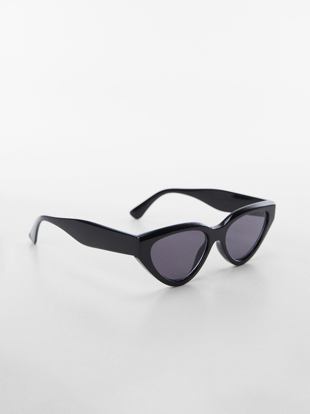 

MANGO Women Cateye Sunglasses with UV Protected Lens 57010601-99, Black