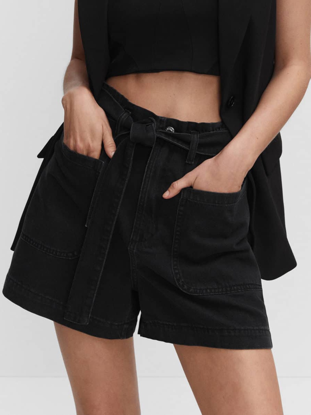 

MANGO Women Loose Fit High-Rise Denim Shorts with Belt, Black