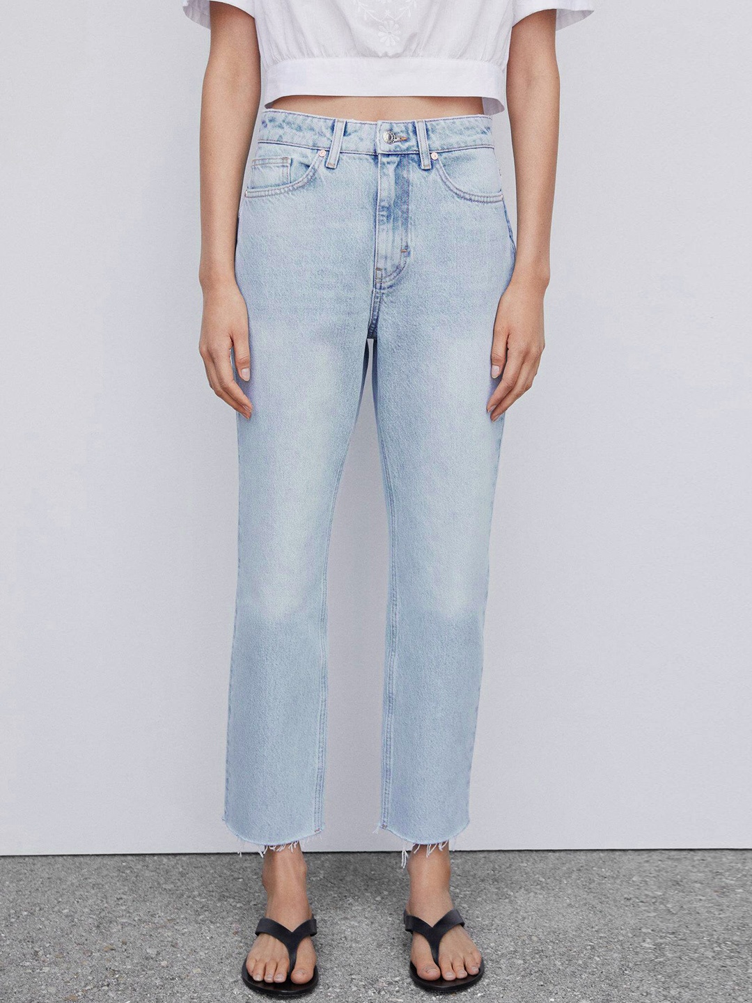 

MANGO Women Pure Cotton High-Rise Straight Fit Light Fade Cropped Jeans, Blue