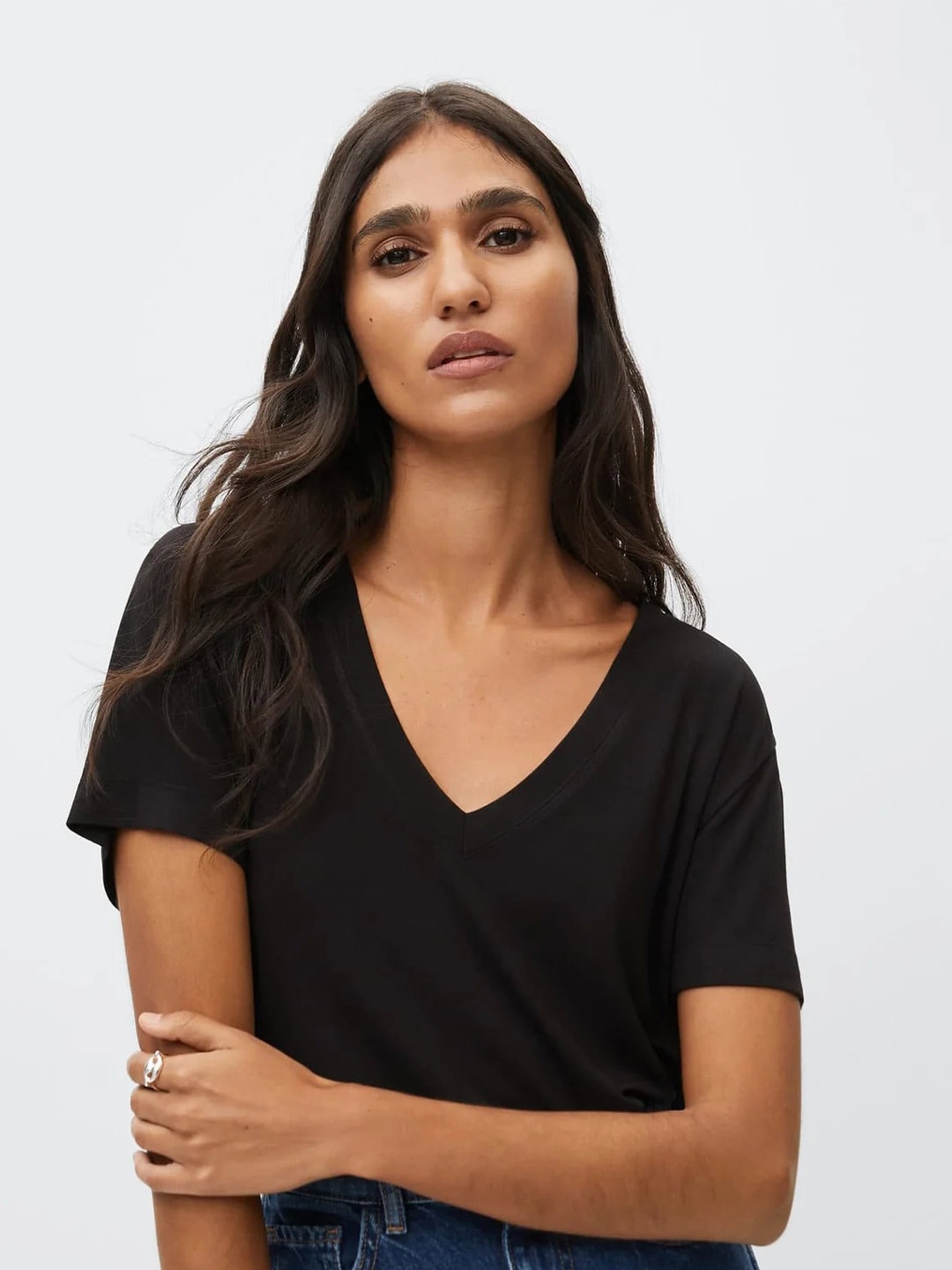 

COLOR CAPITAL V-Neck Relaxed Fit T-Shirt, Black