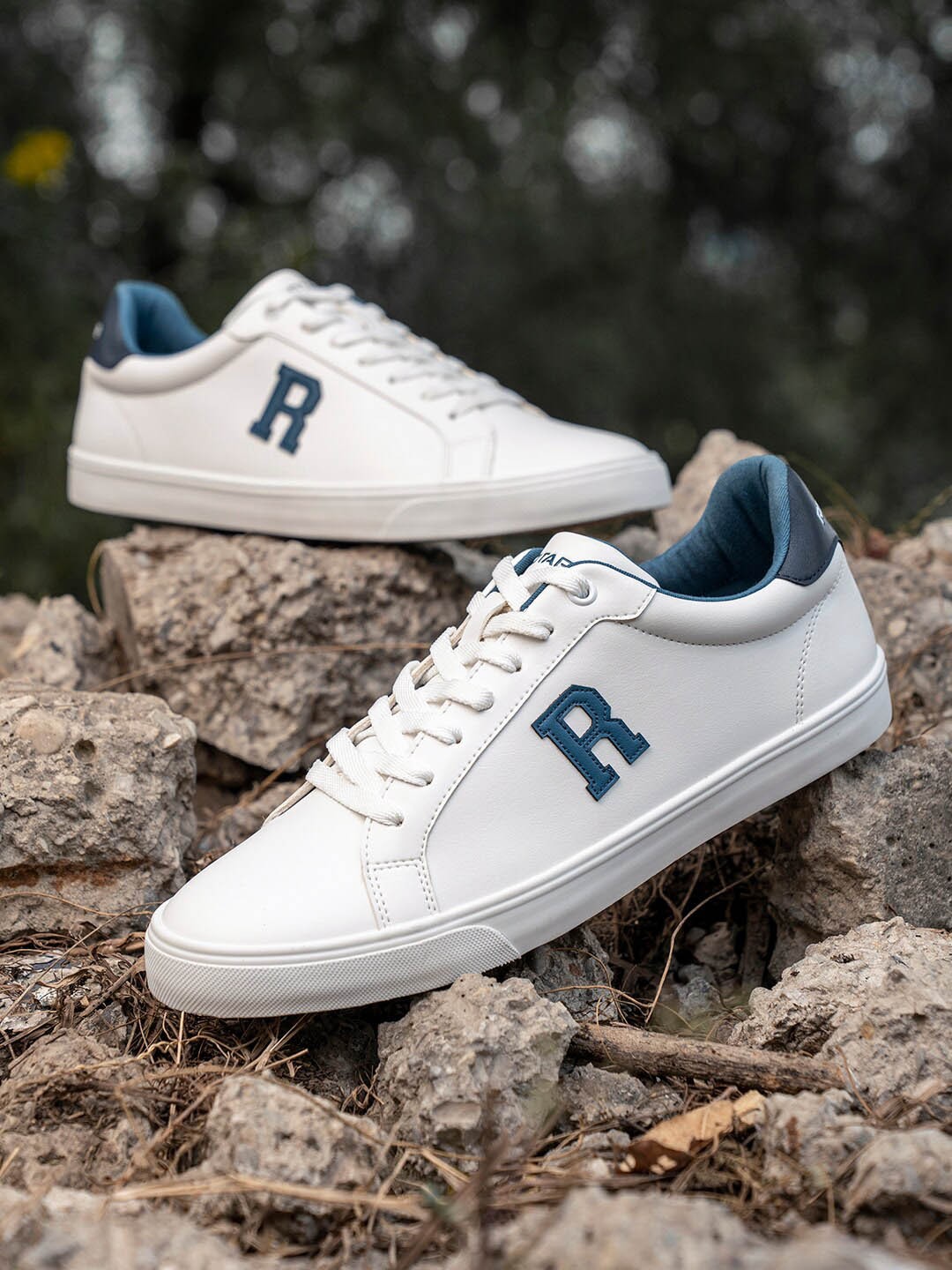 

Red Tape Men Colourblocked Basics Sneakers, White