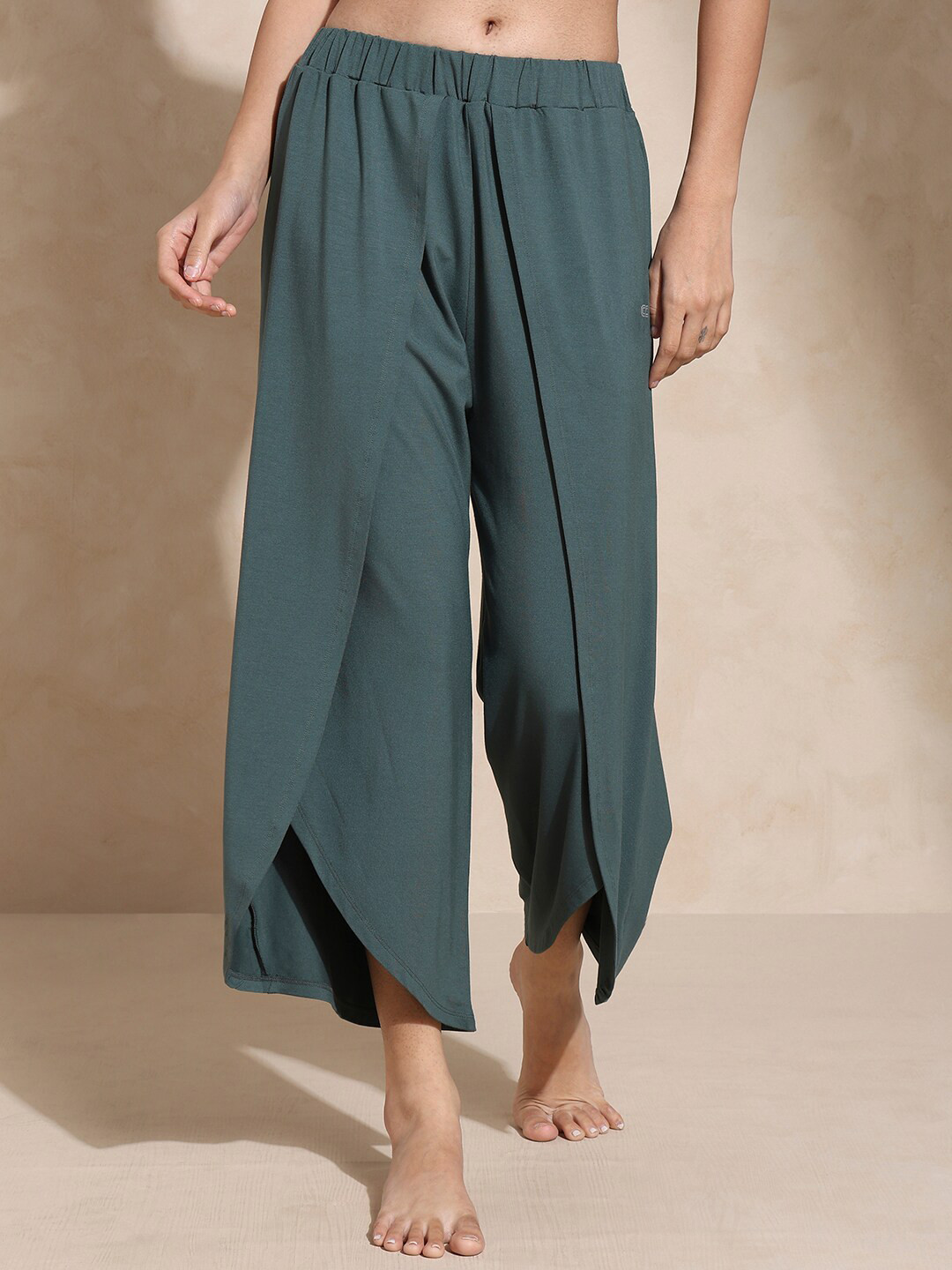 

Silvertraq Women Mid-Rise Straight Tulip Lounge Pants, Green