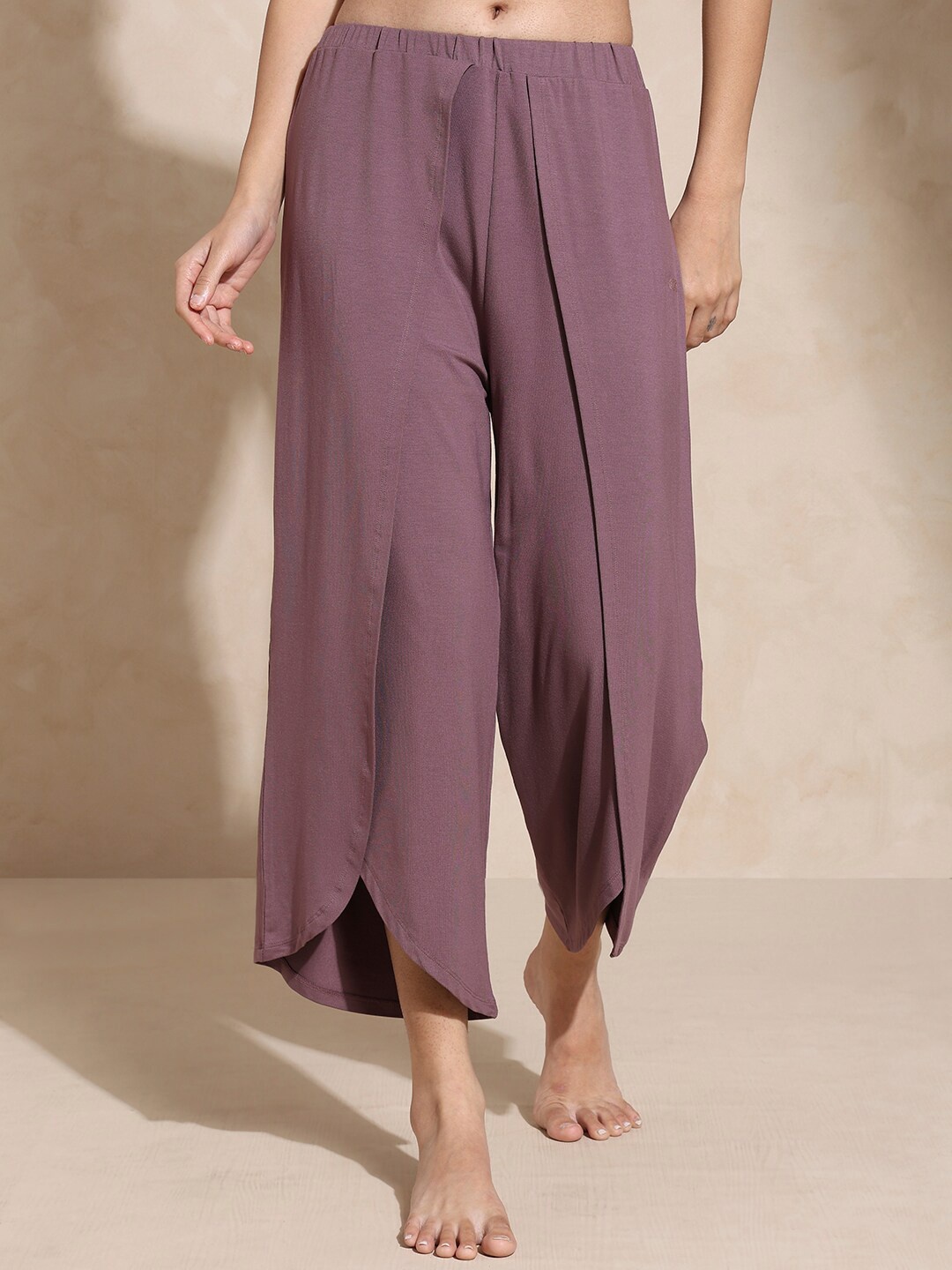 

Silvertraq Women Mid-Rise Straight Tulip Lounge Pants, Mauve