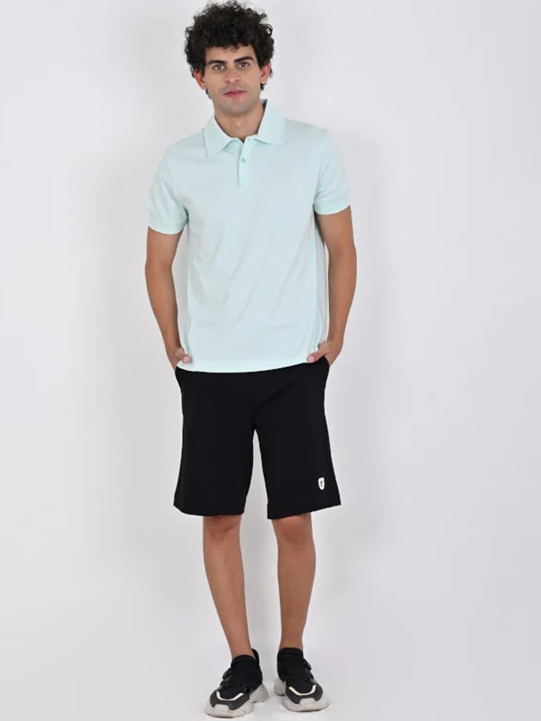 

Muvazo Men Mid-Rise Cotton Shorts, Black