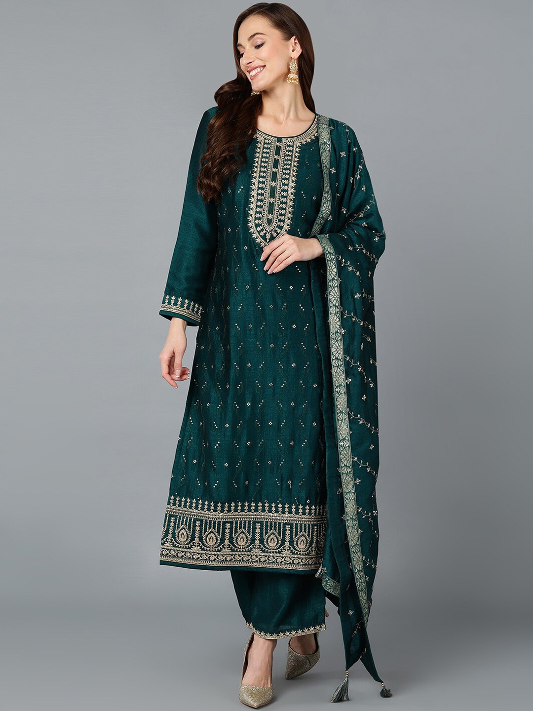 

AHIKA Green Ethnic Motifs Yoke & Border Embroidered Sequined Kurta & Palazzos With Dupatta