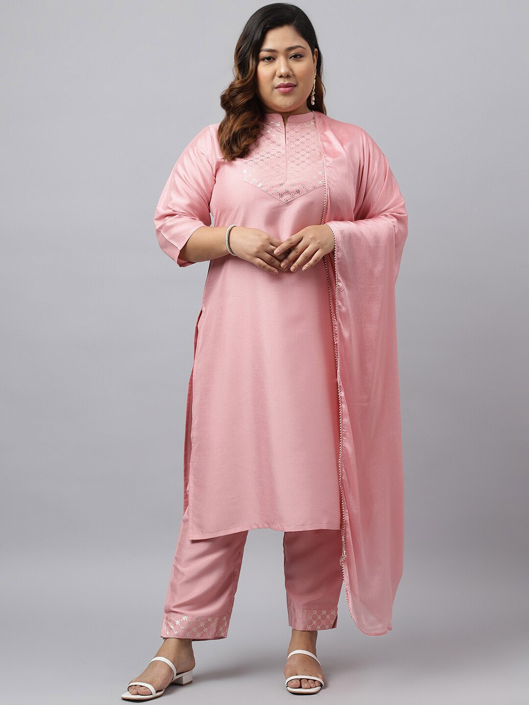

XL LOVE by Janasya Plus Size Floral Yoke Design Regular Kurta with Trousers & Dupatta, Pink