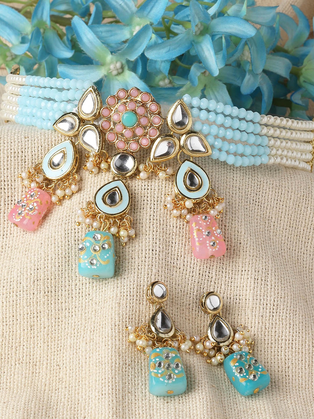 

KARATCART Gold-Plated Kundan-Studded Pearl Beaded Jewellery Set